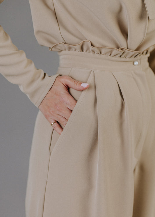 FINOM SZÖVET NADRÁG VILÁGOS TAUPE SZÍNBEN