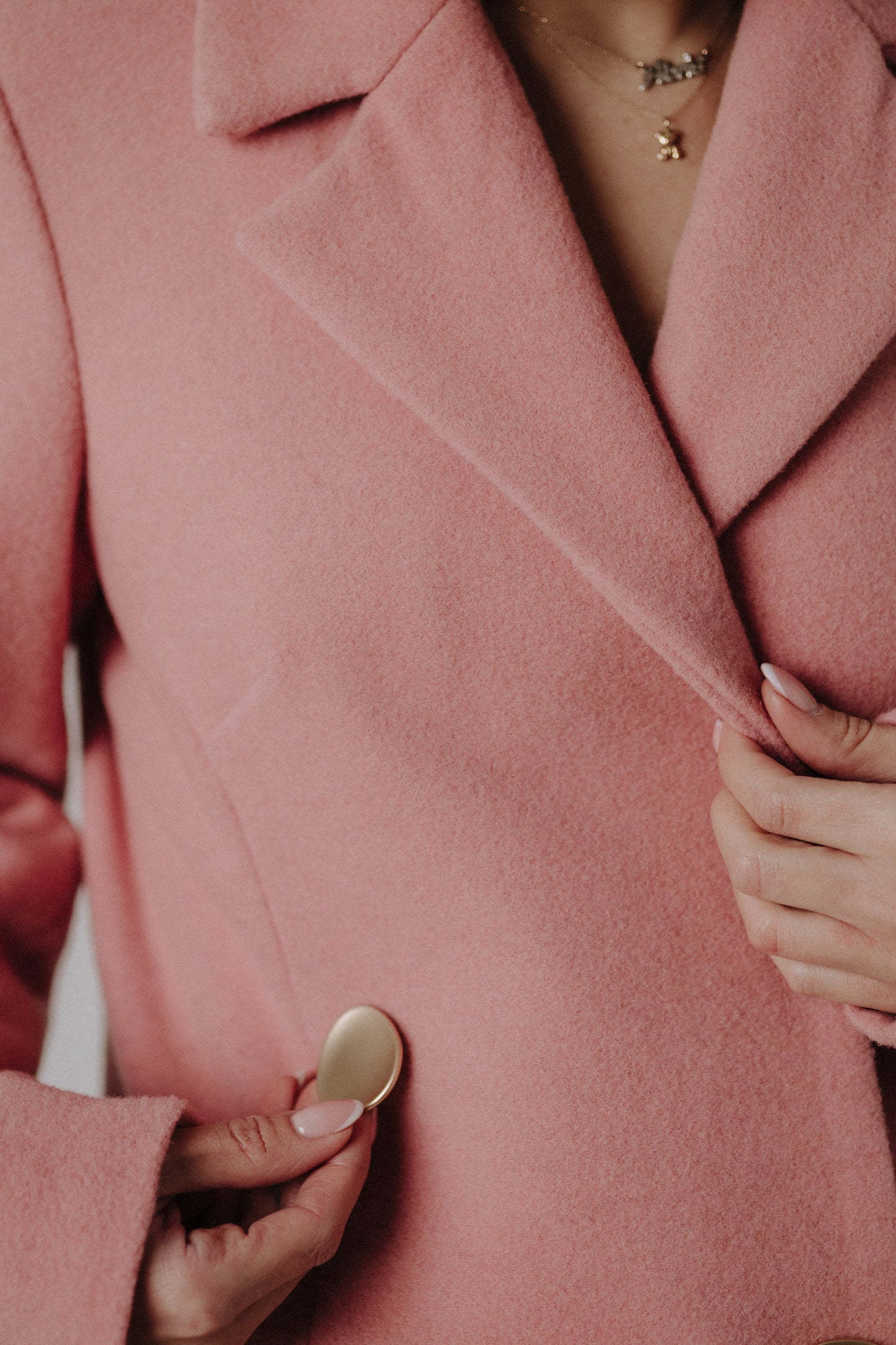 Gyapjú blézer hernyóselyemmel