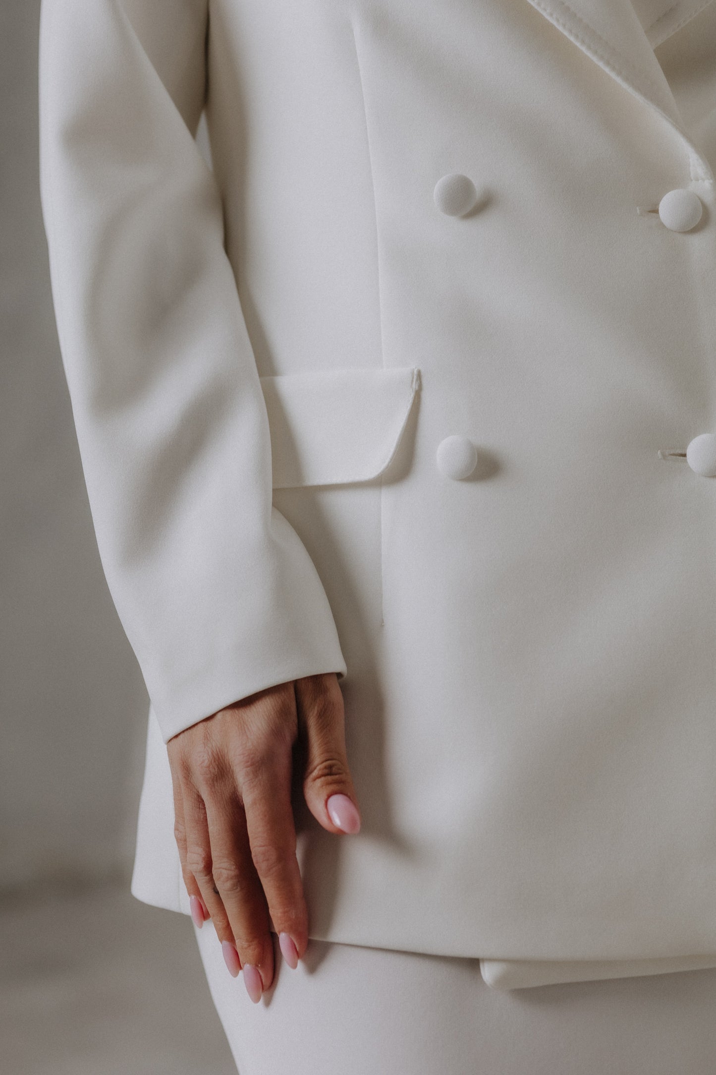 Blézer finom szövet anyagból ekrü színben