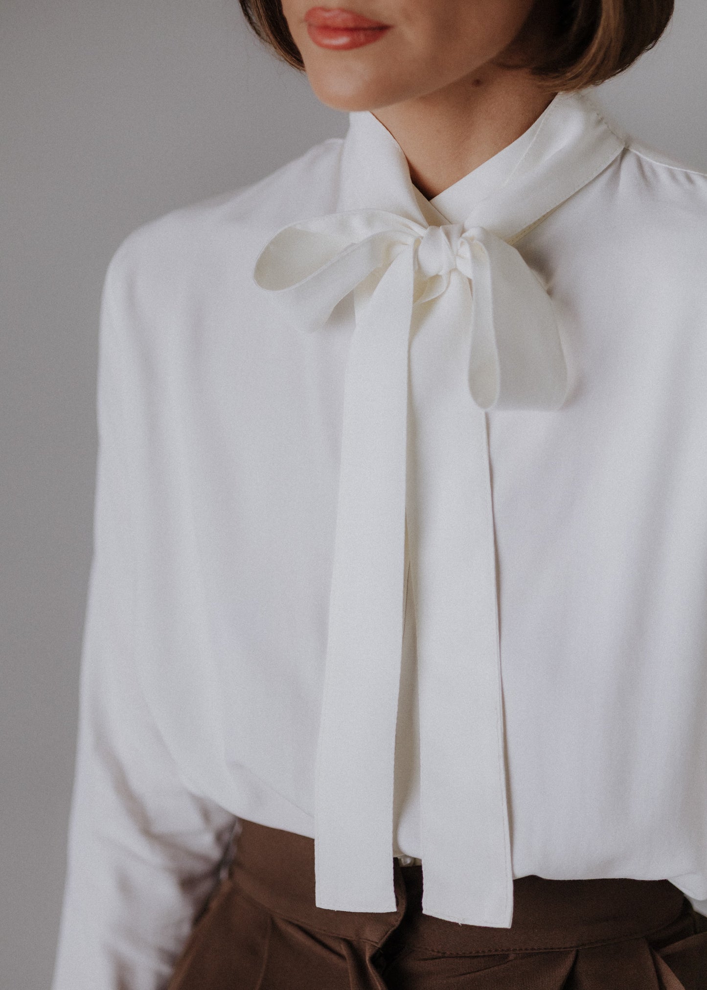 Bow tie shirt in ecru