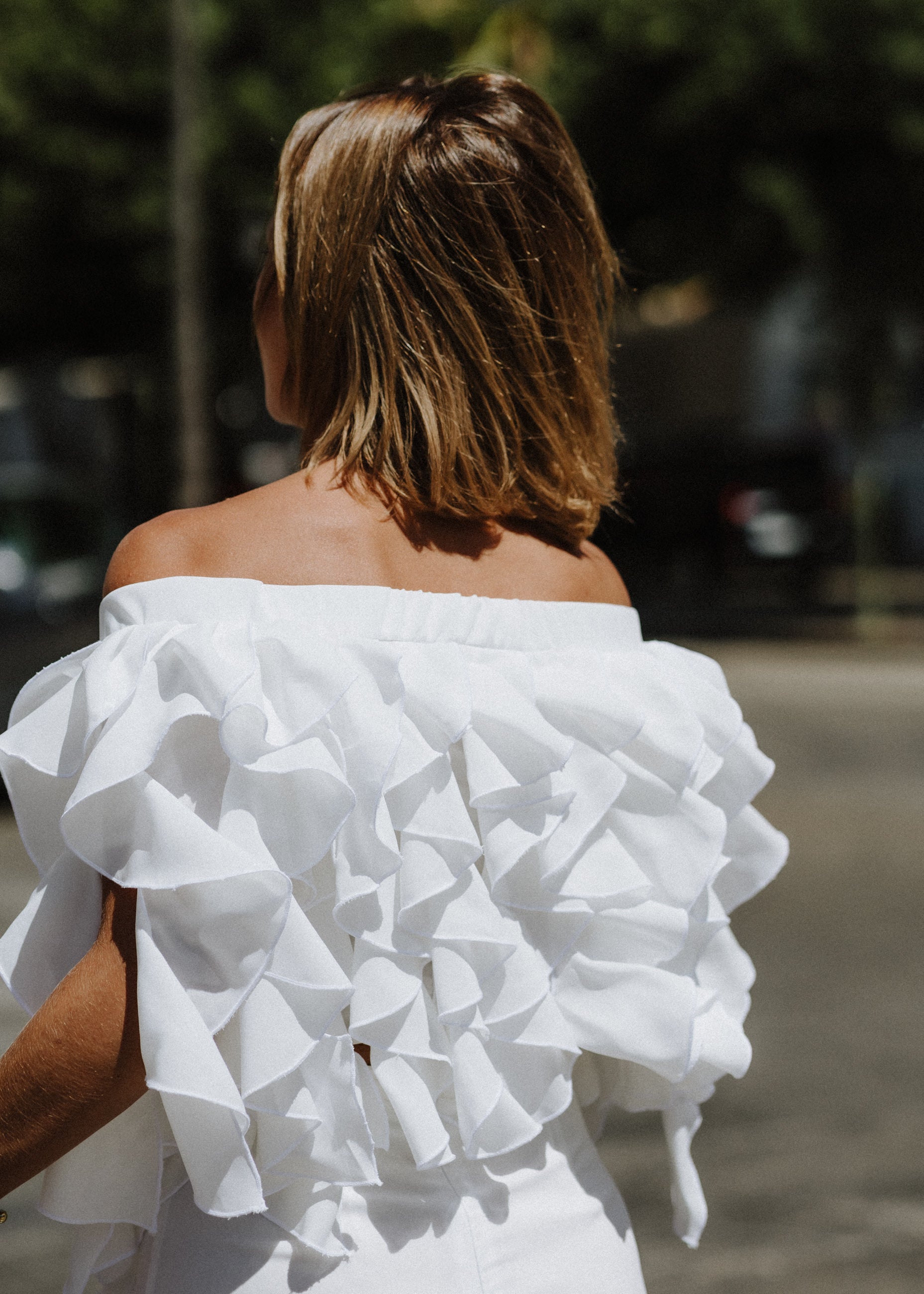 Curly ruffled muslin top