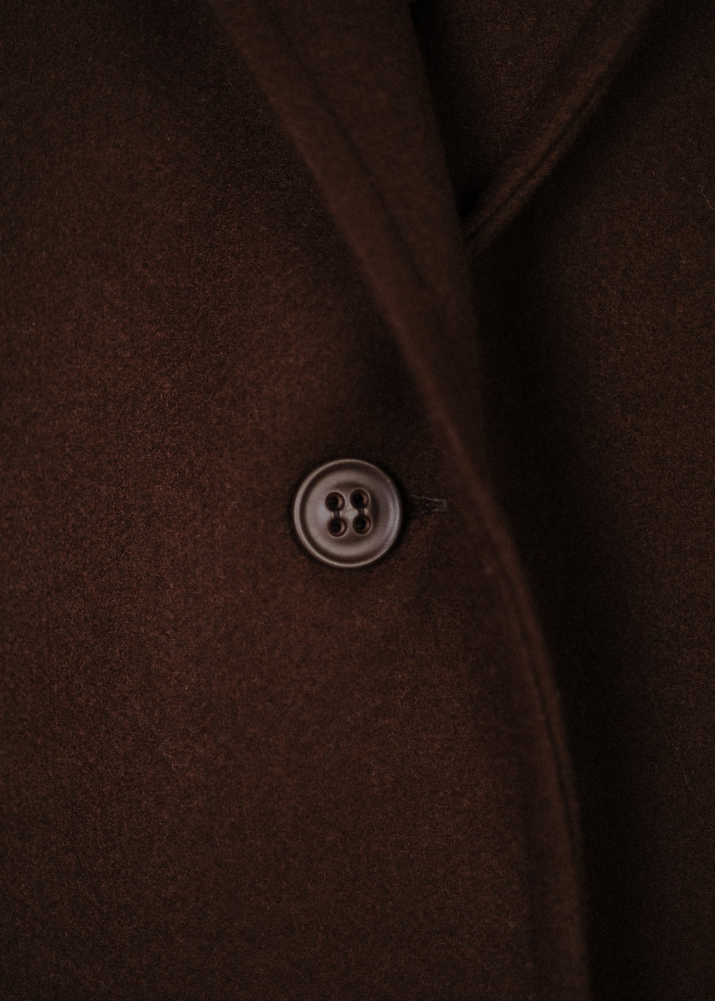 Túlméretezett szövetkabát sötétbarna színben