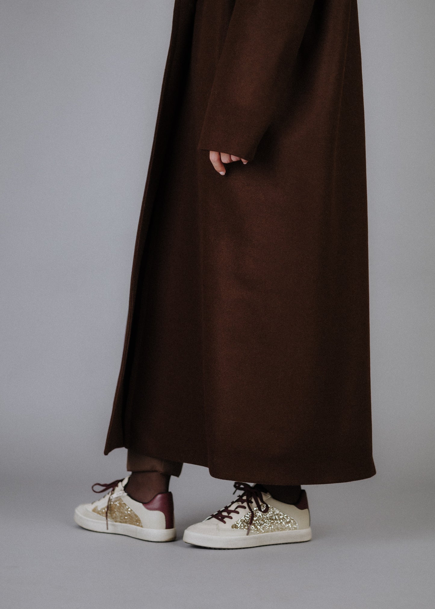 Túlméretezett szövetkabát sötétbarna színben