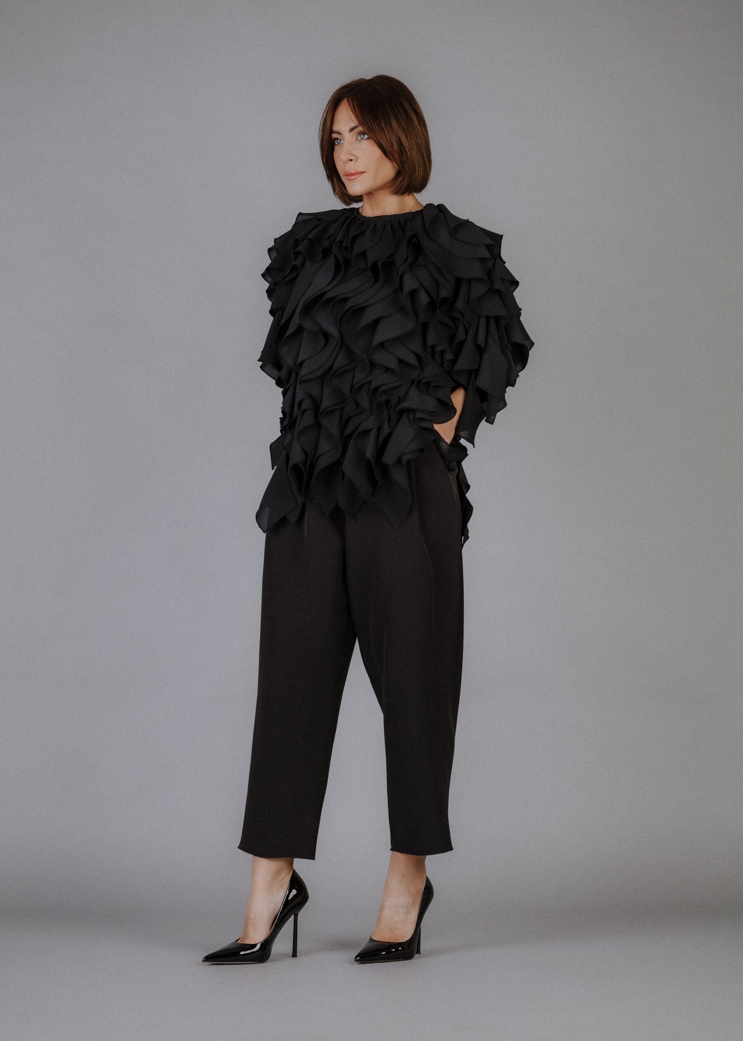 Curly ruffled muslin top