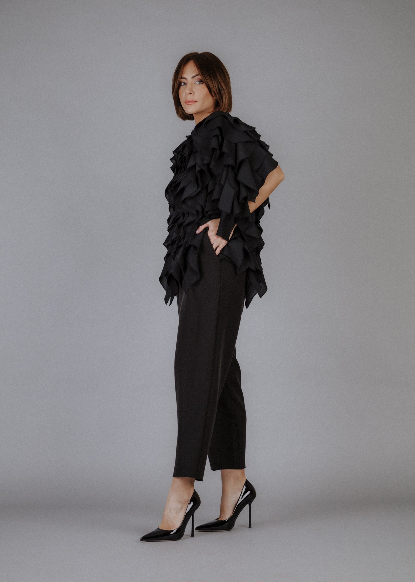 Curly ruffled muslin top