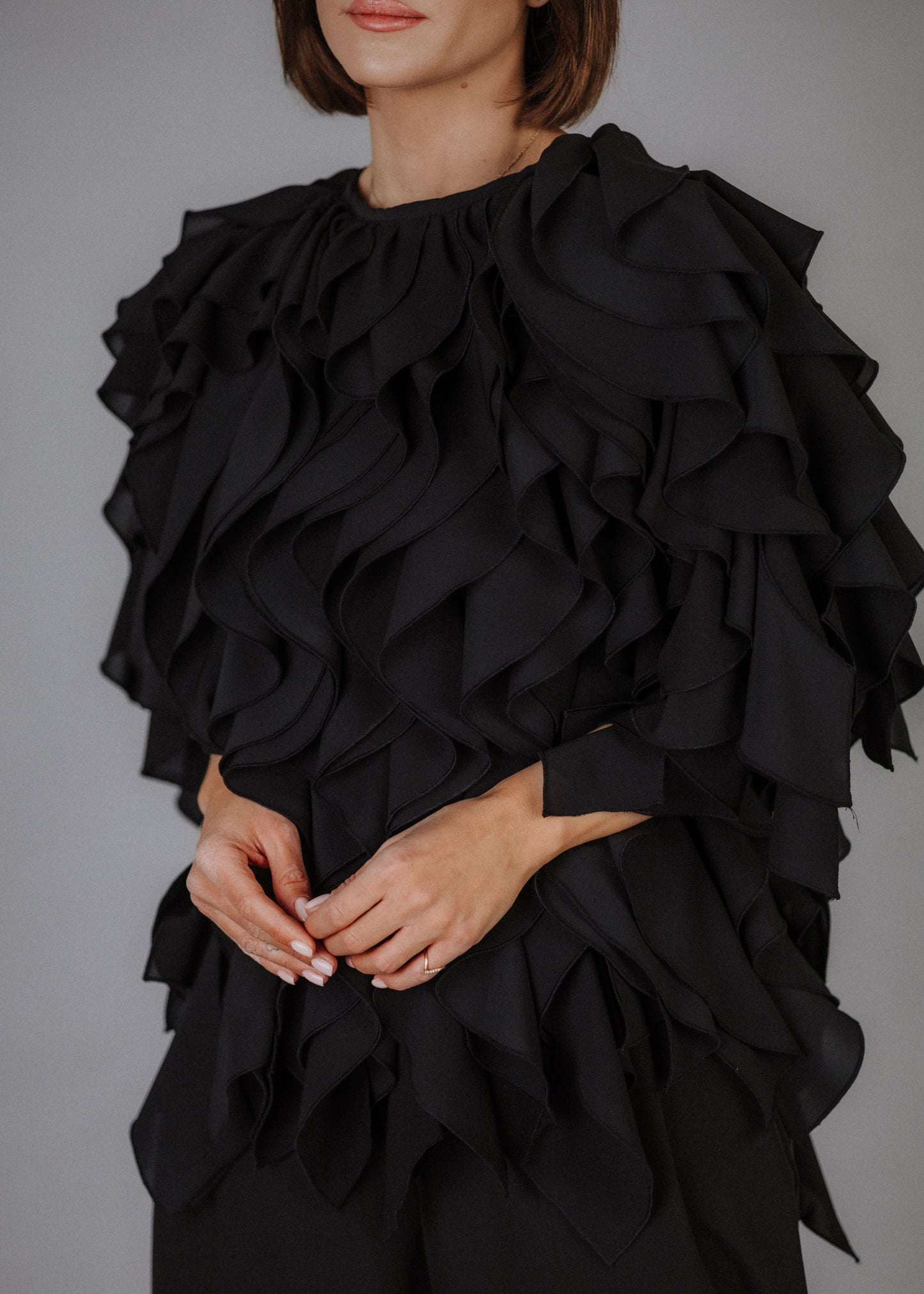 Curly ruffled muslin top