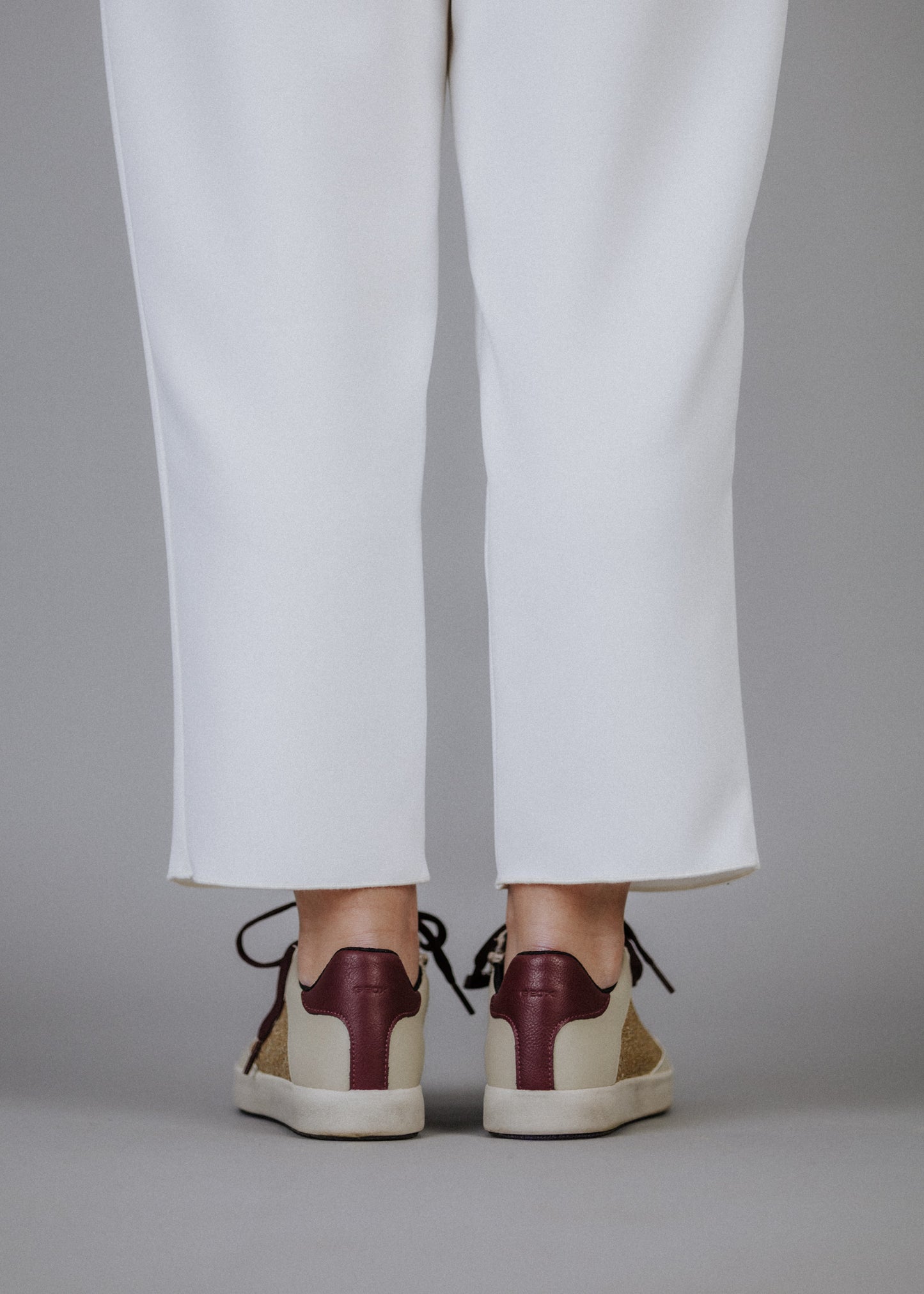 Fine fabric trousers in ecru