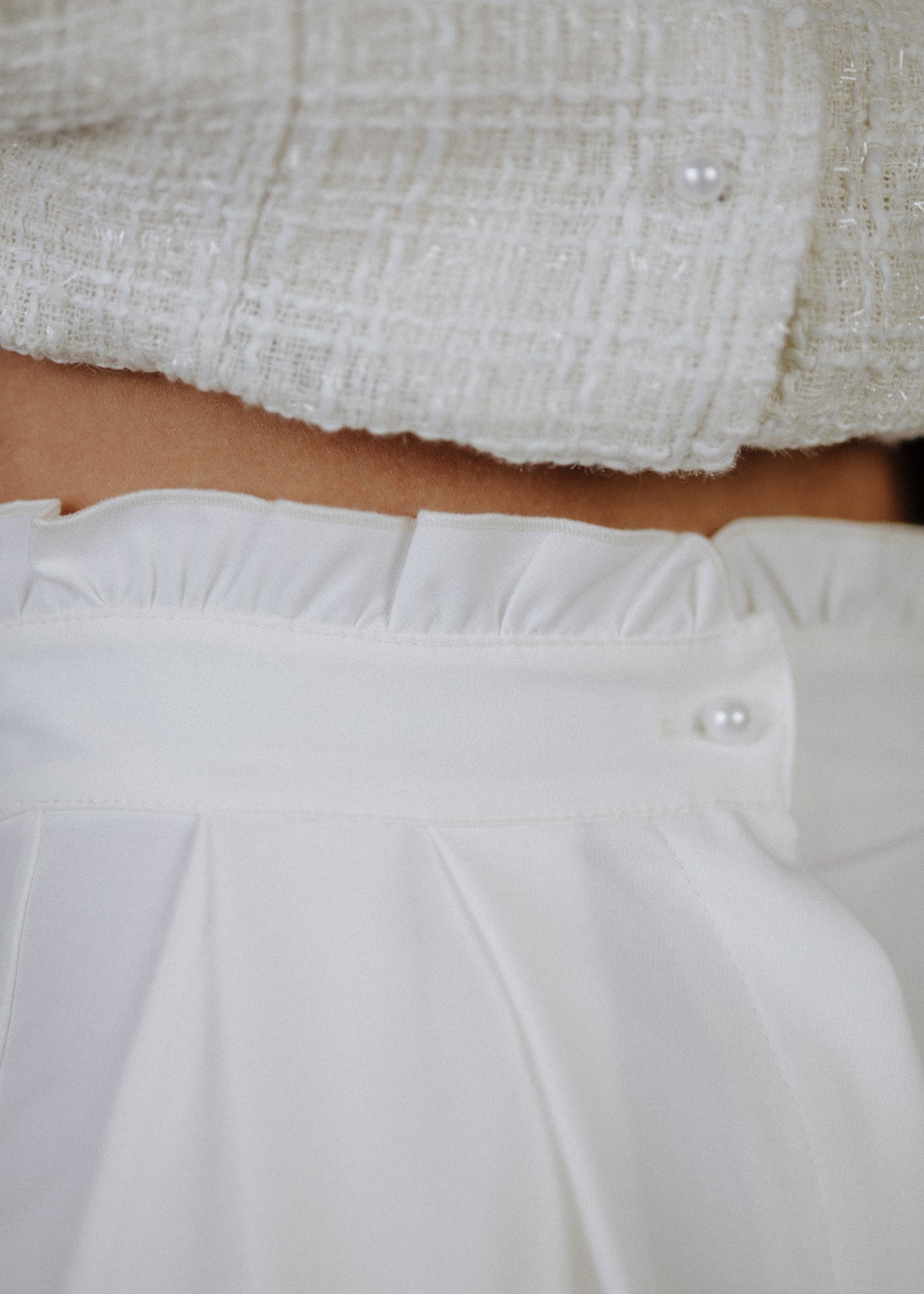 Fine fabric trousers in ecru