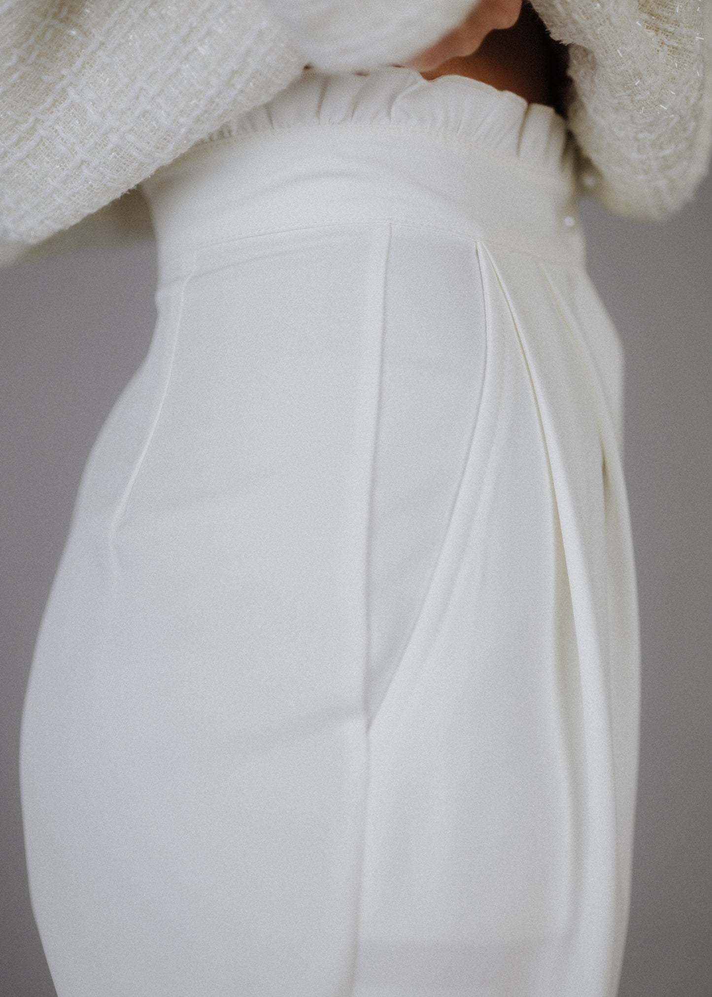 Fine fabric trousers in ecru