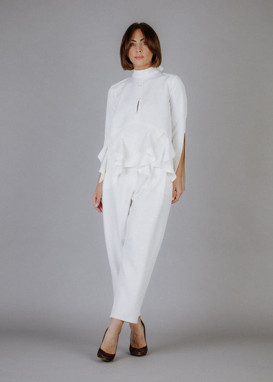 Lokni fodros felső ekrü színben