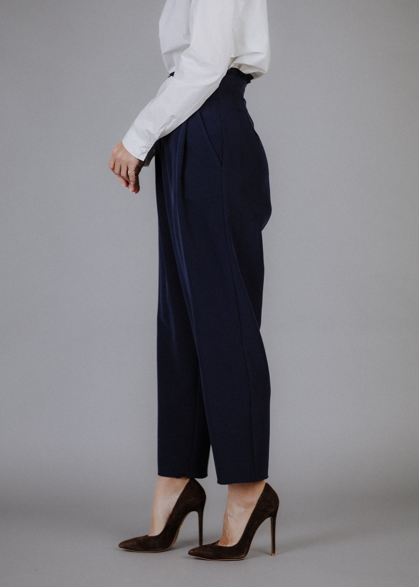 Fine fabric trousers in dark blue