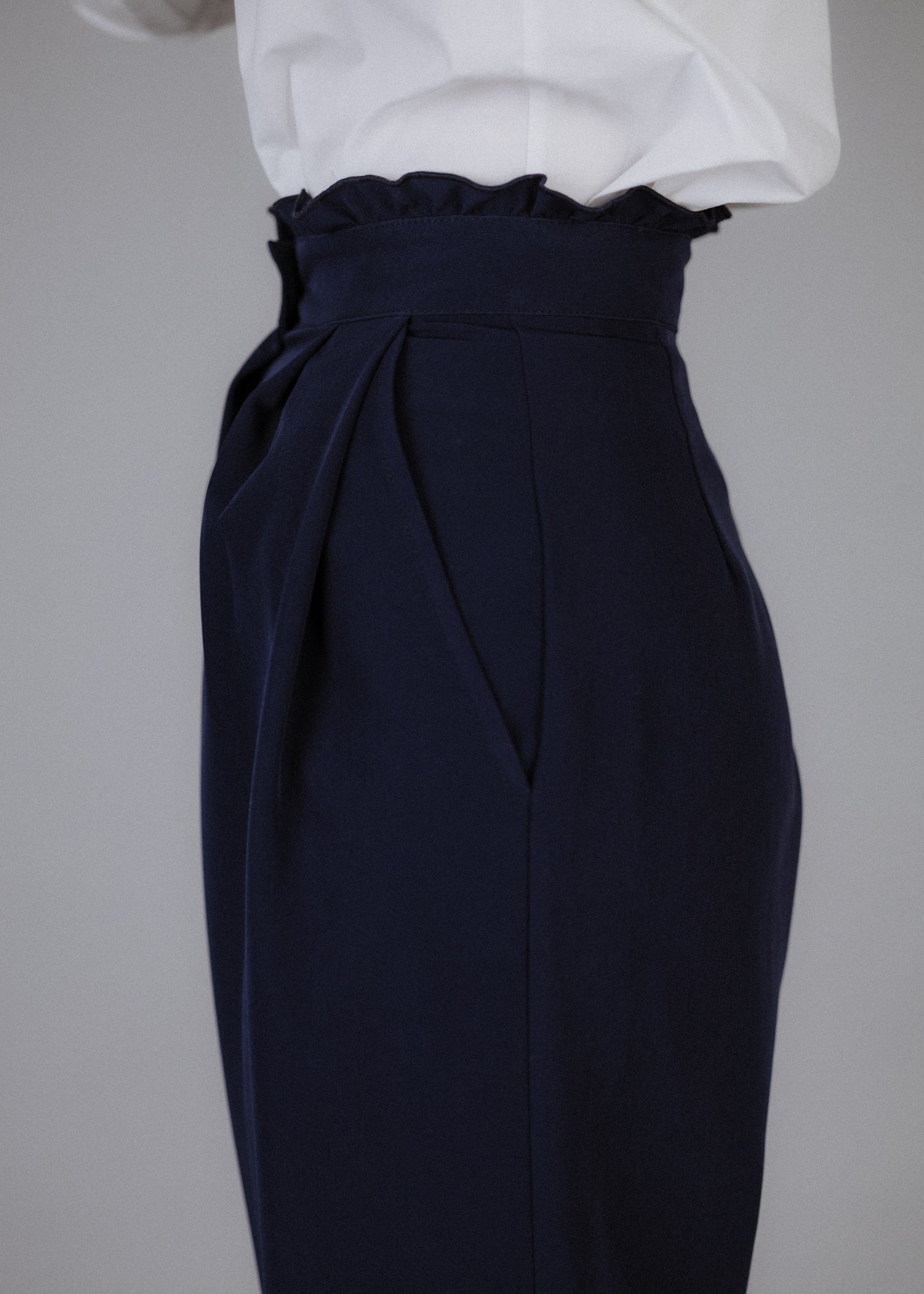 Fine fabric trousers in dark blue