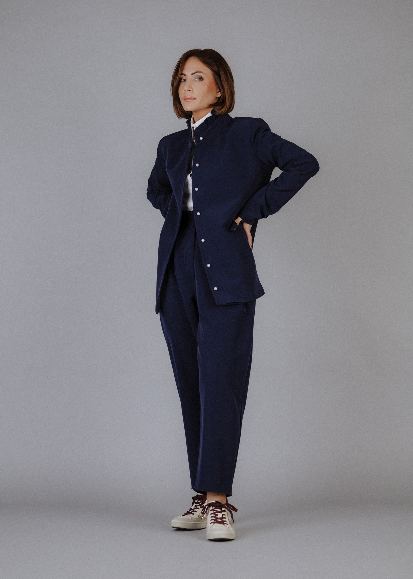 Ruffled collar jacket in navy blue