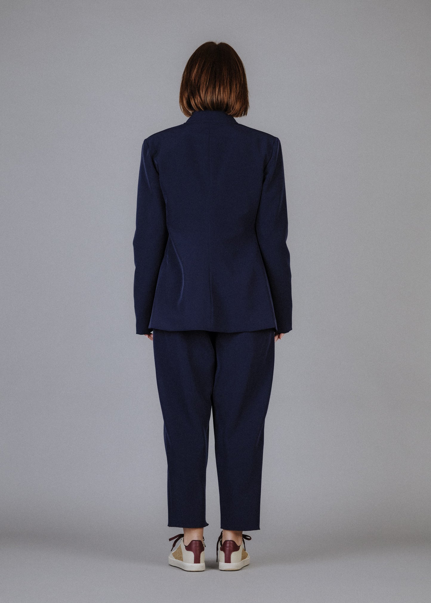 Ruffled collar jacket in navy blue