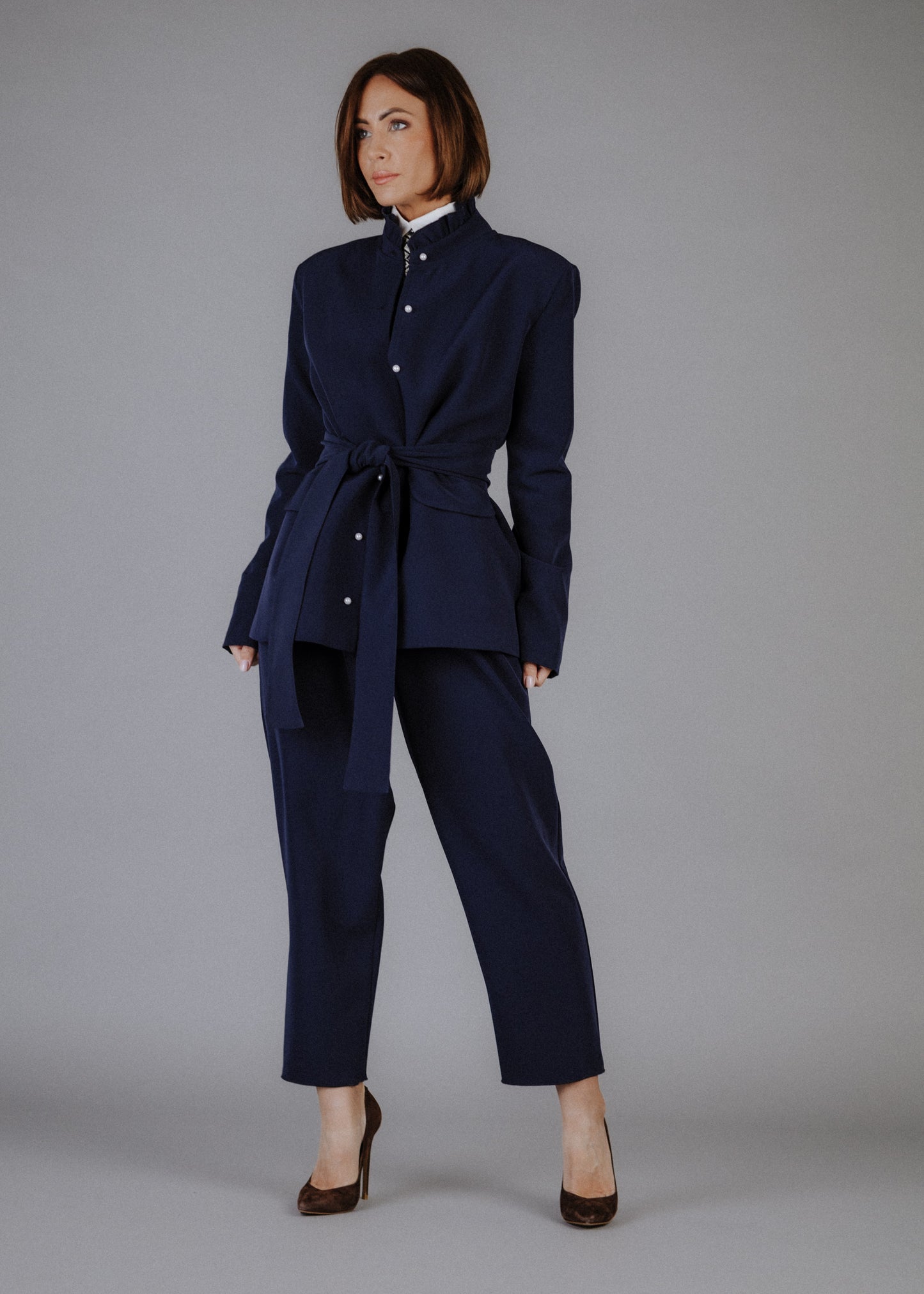 Ruffled collar jacket in navy blue