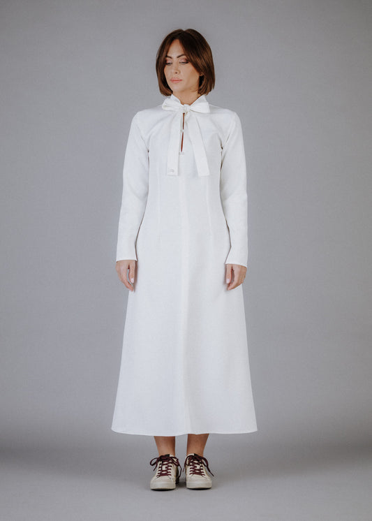 Finom szövetruha ekrü színben