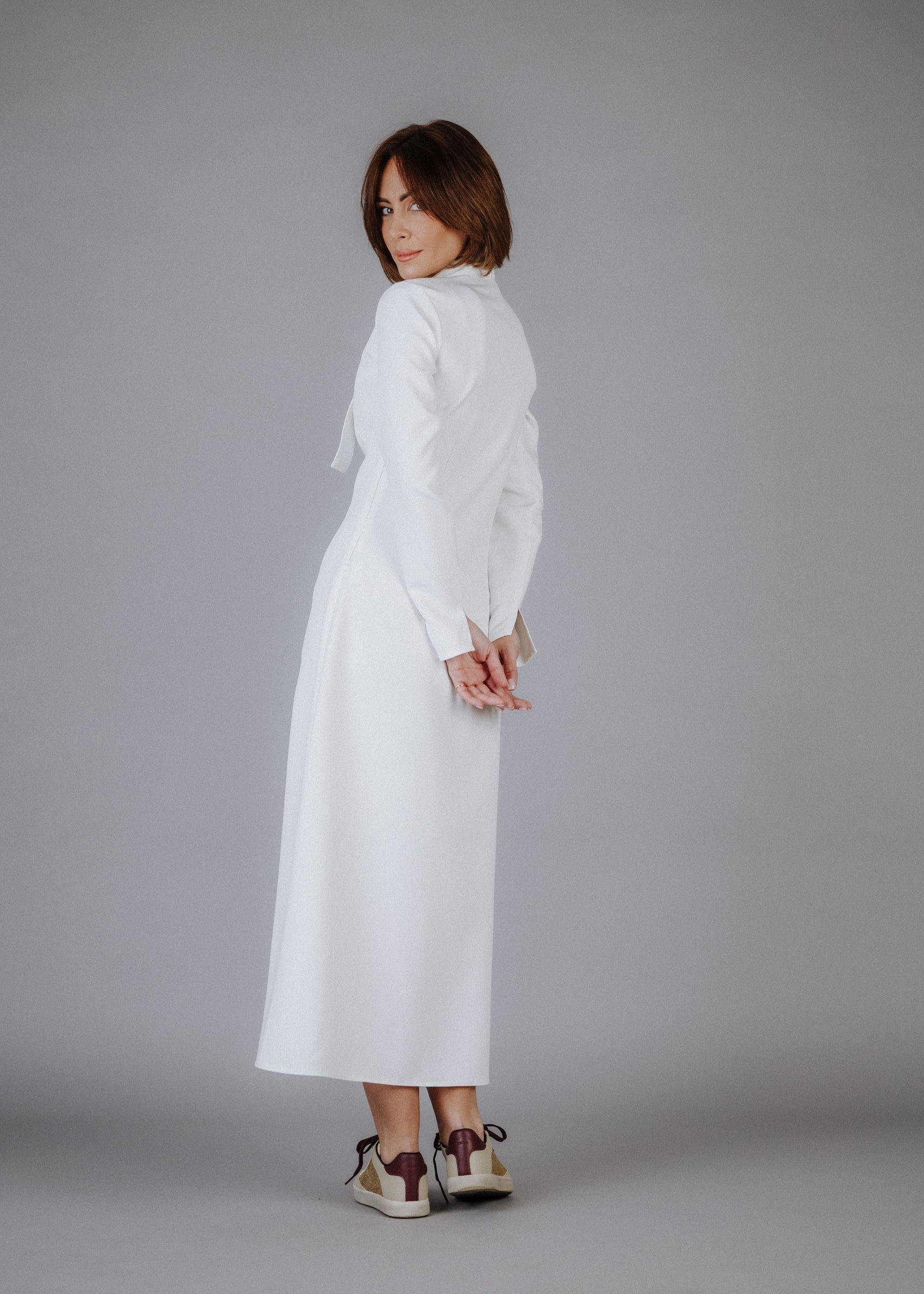 Fine fabric dress in ecru color