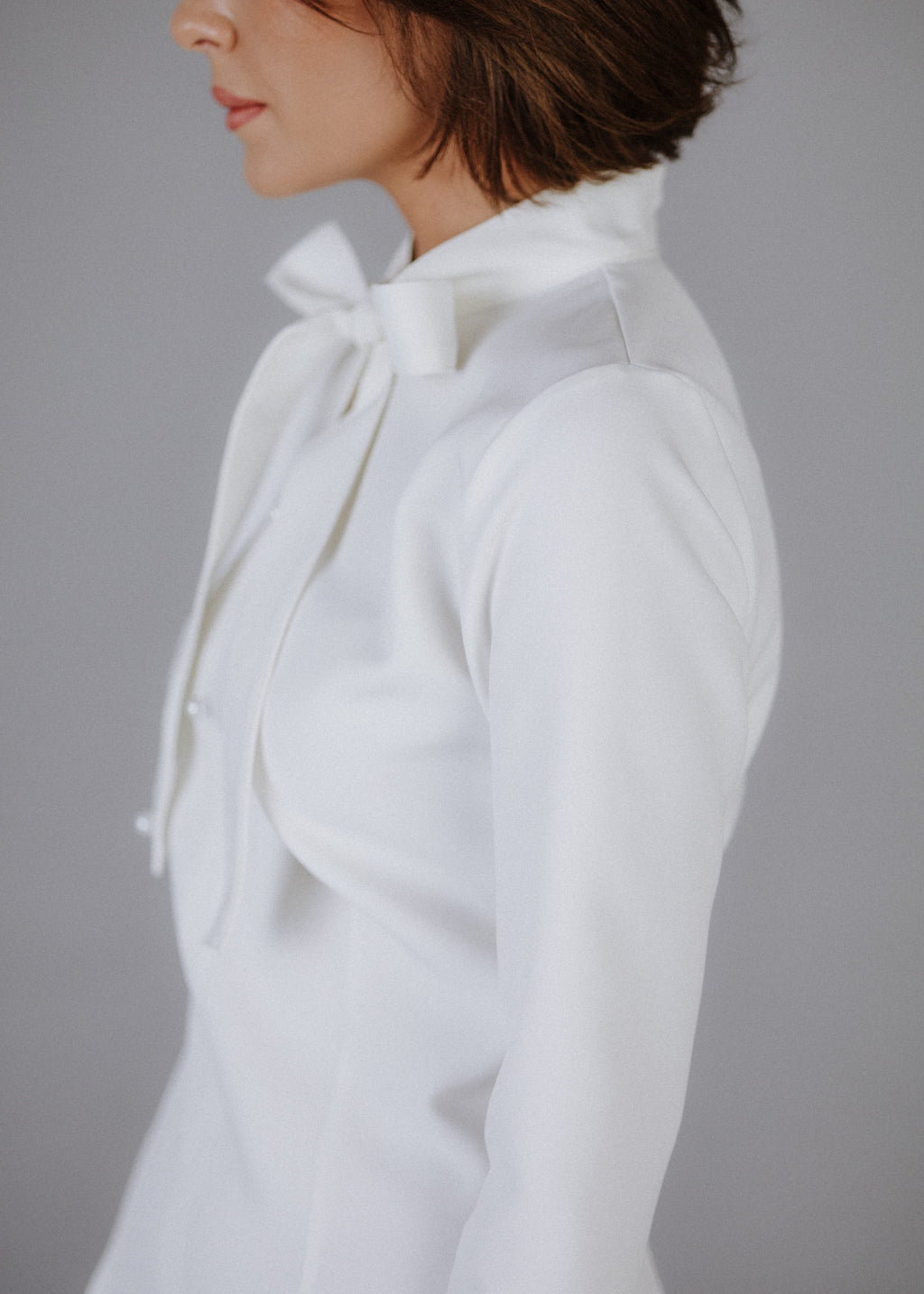 Fine fabric dress in ecru color