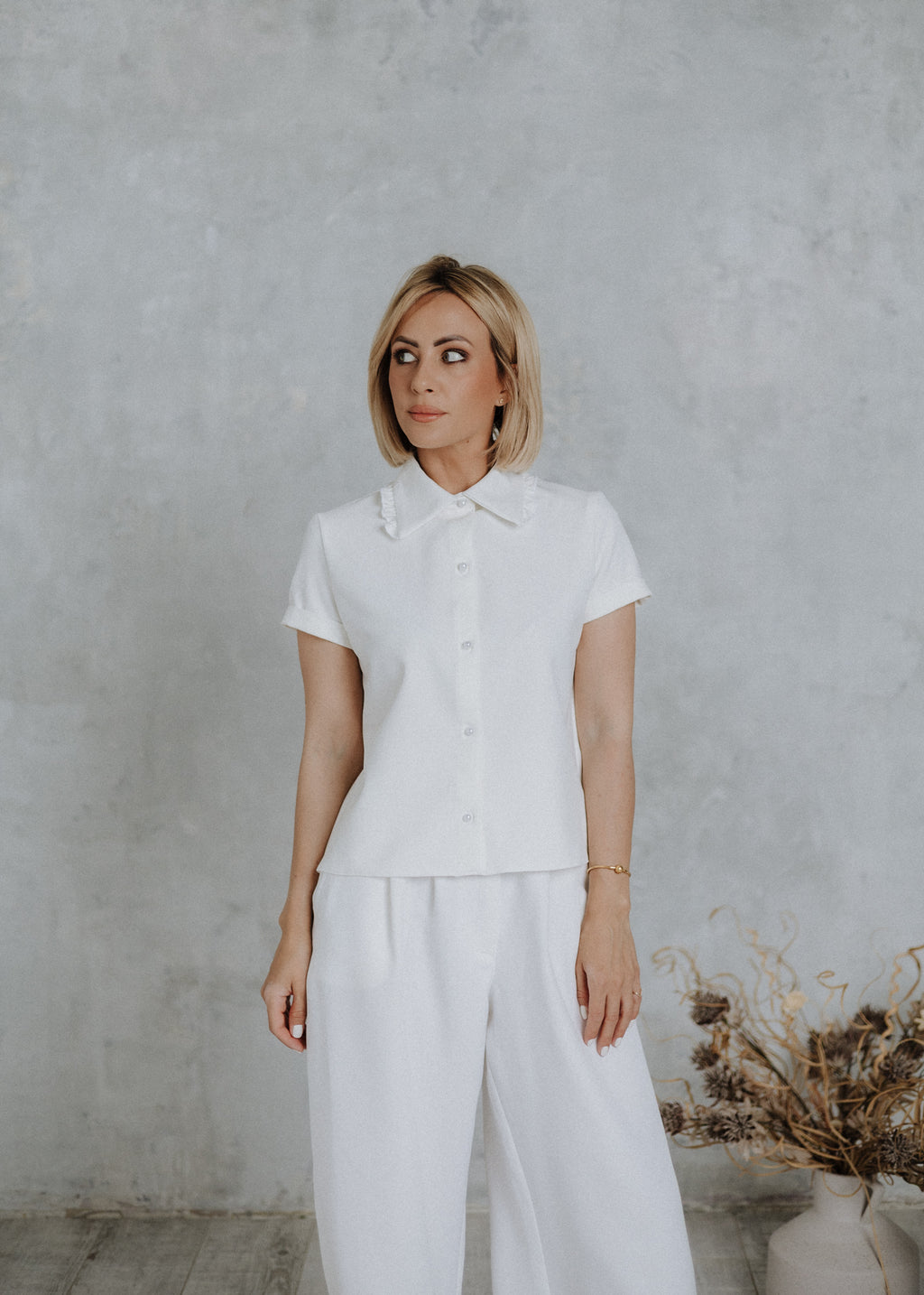 Short-sleeved shirt in ecru