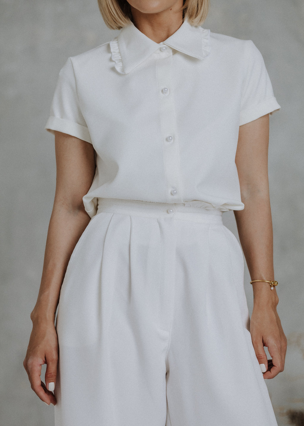 Short-sleeved shirt in ecru