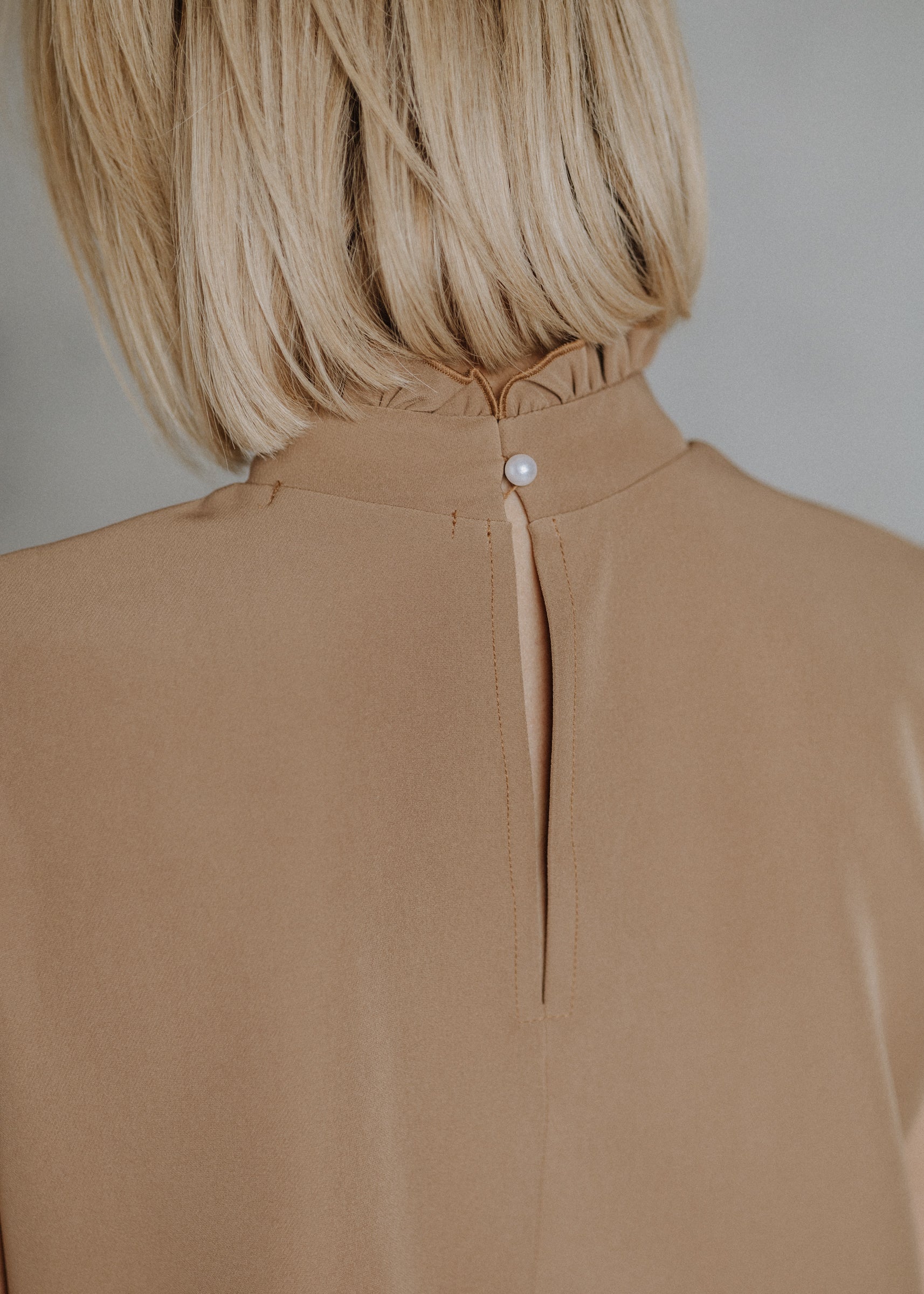 Short tulip sleeve top in camel color