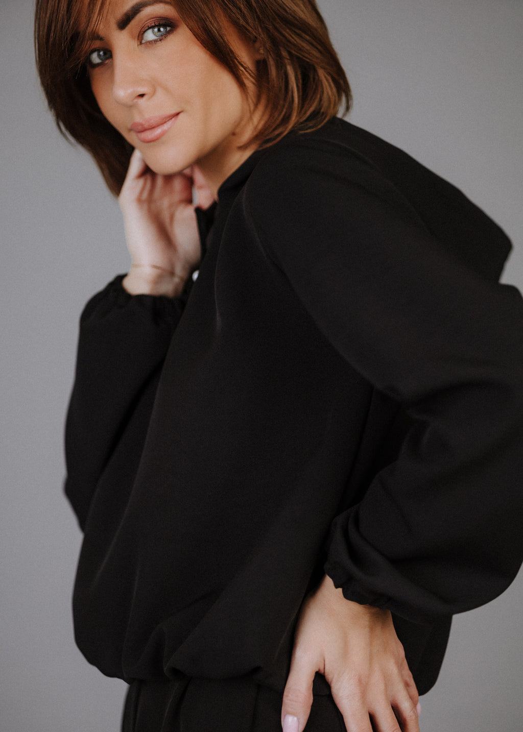 Hooded fabric top in black