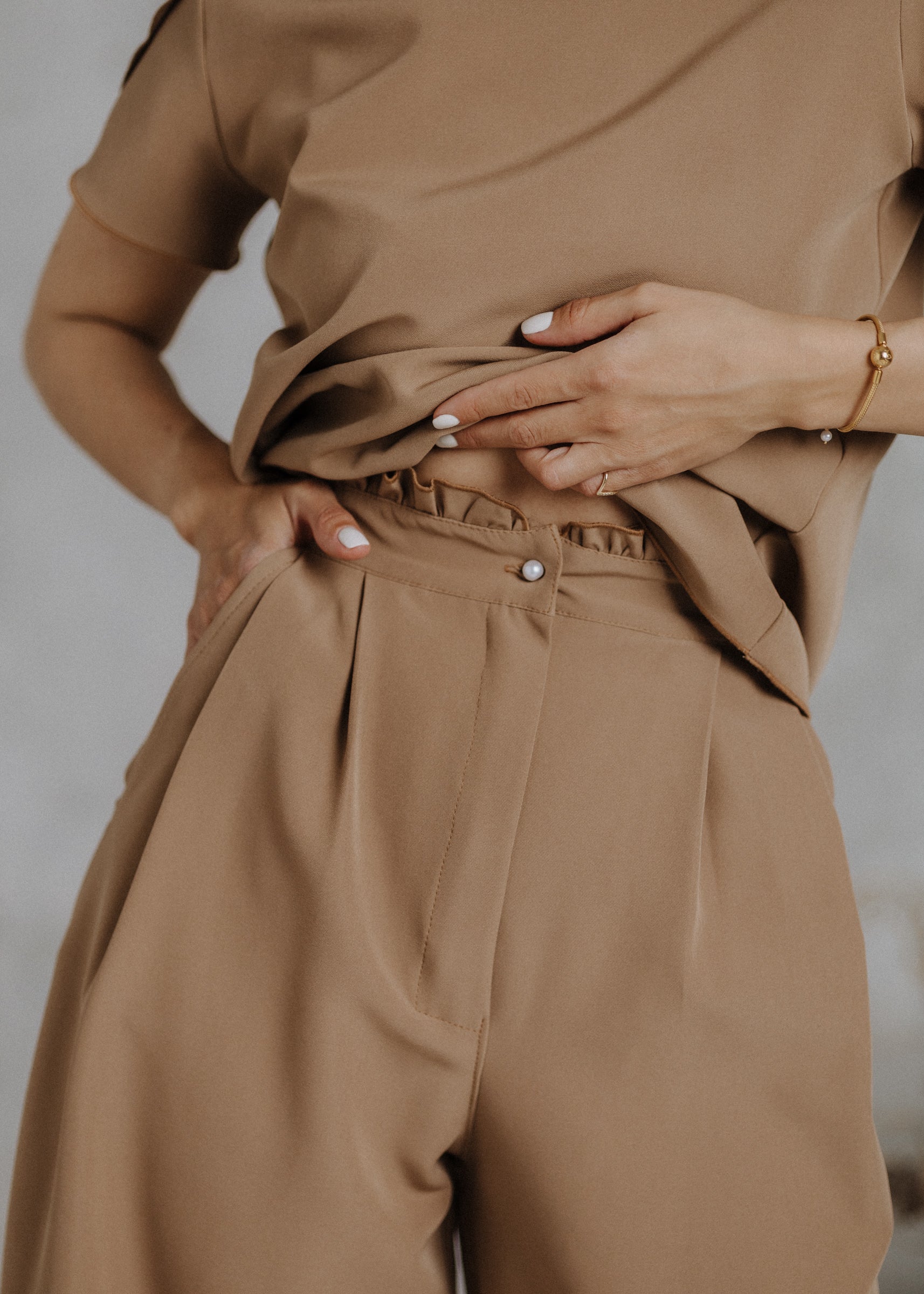 Culottes ruffled trousers in camel color
