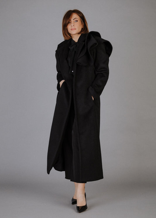 Asszimetrikus fekete szövetkabát