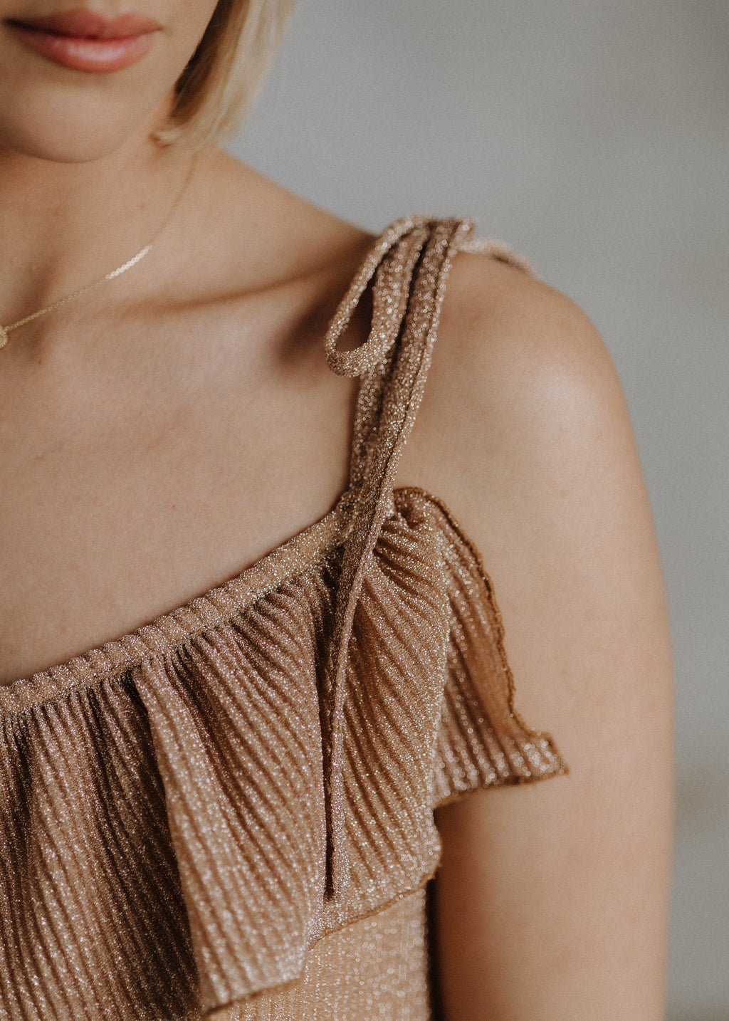 'A' vonalú midi ruha lurex anyagból