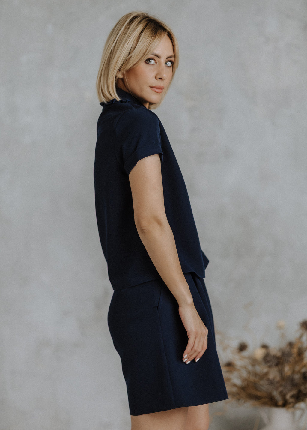 Short-sleeved shirt in navy blue
