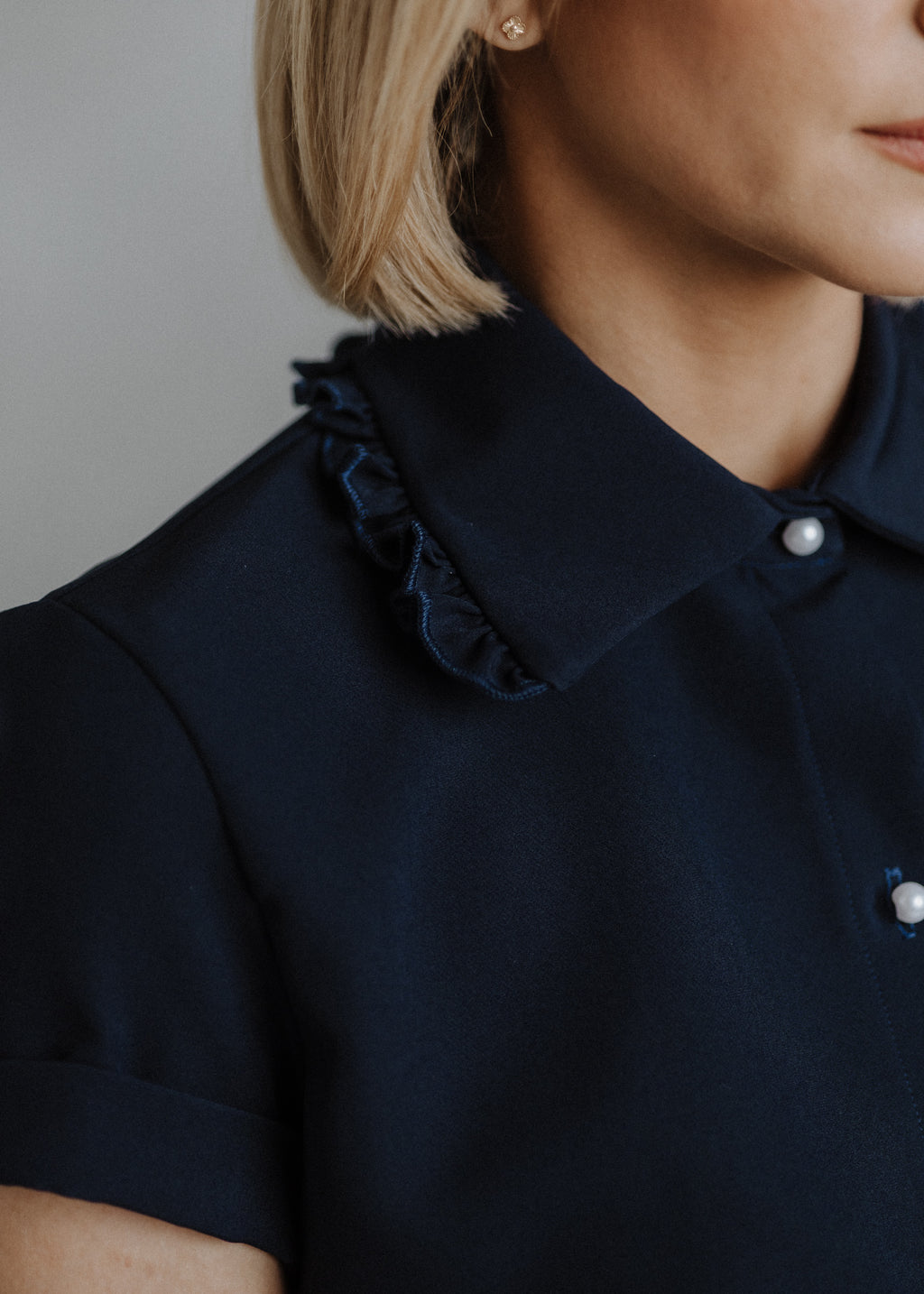 Short-sleeved shirt in navy blue
