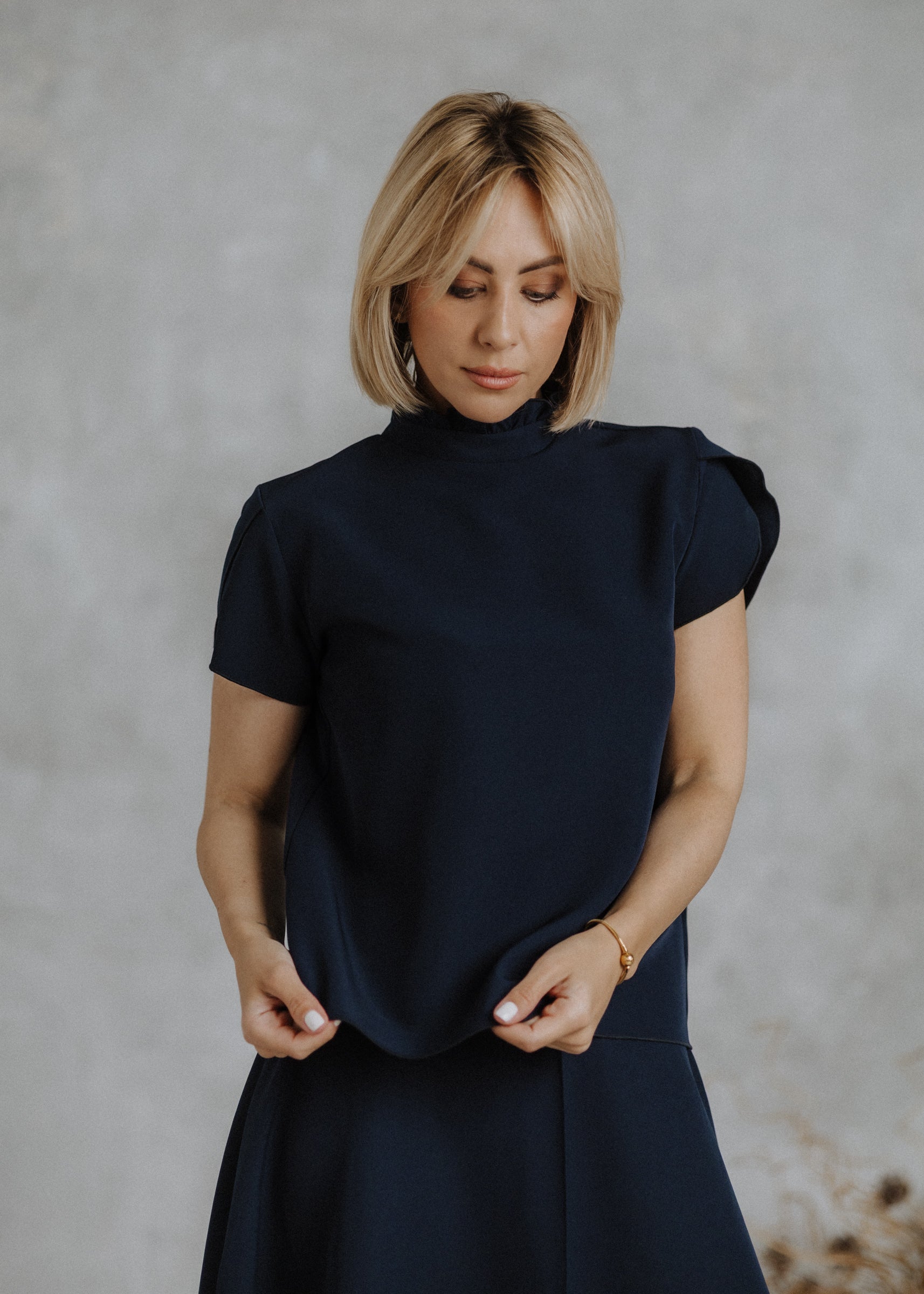 Short tulip sleeve top in navy blue