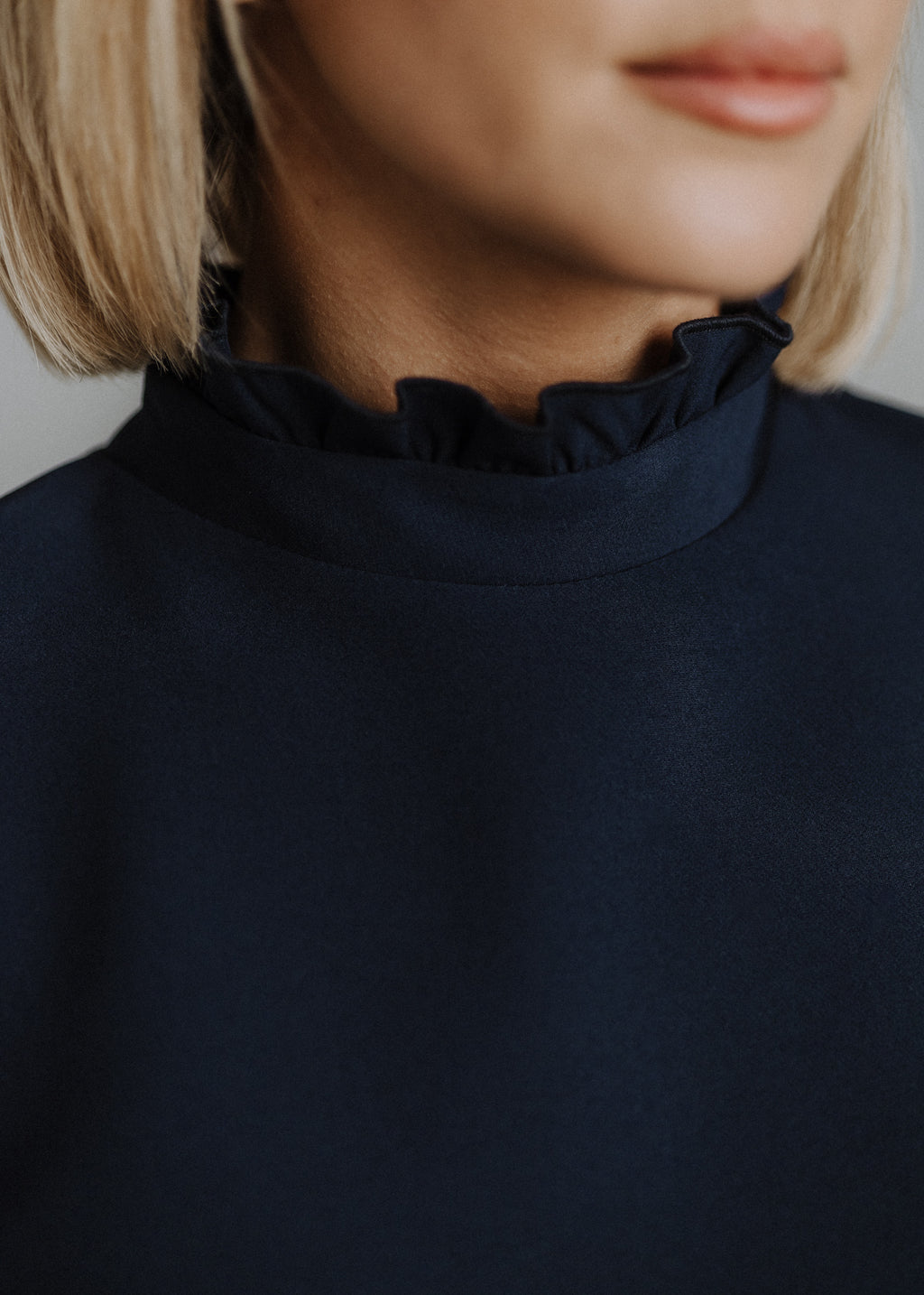 Short tulip sleeve top in navy blue