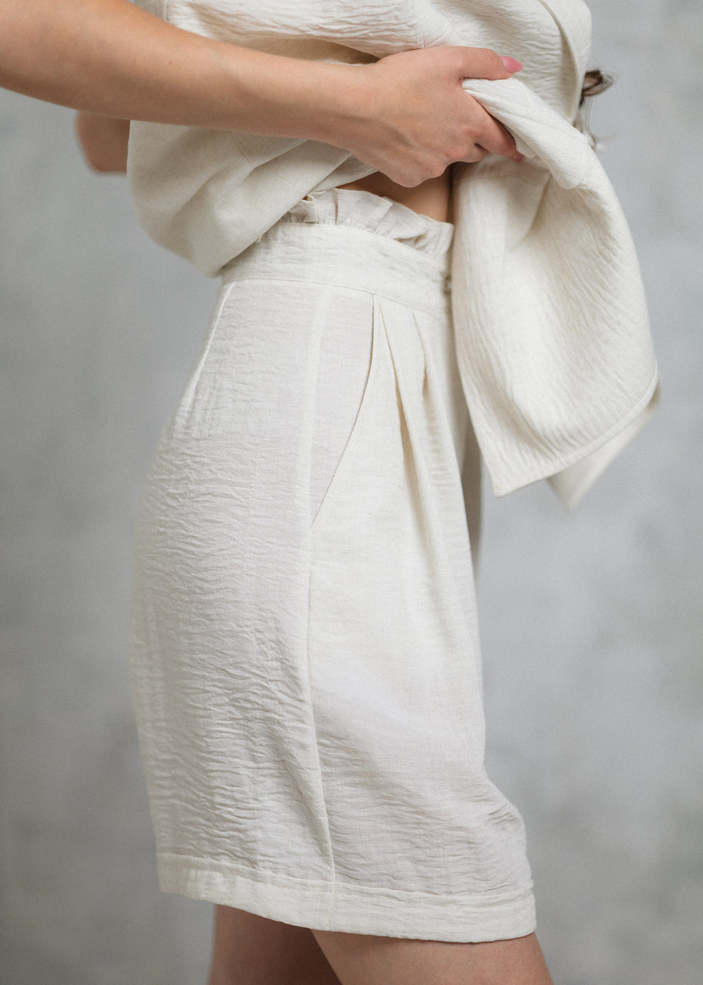Linen blend shorts in light beige