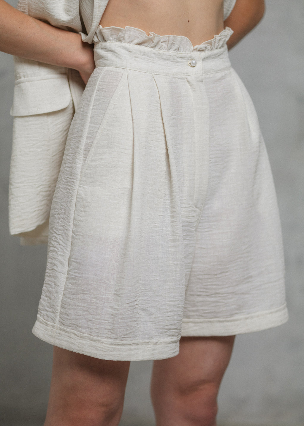 Linen blend shorts in light beige