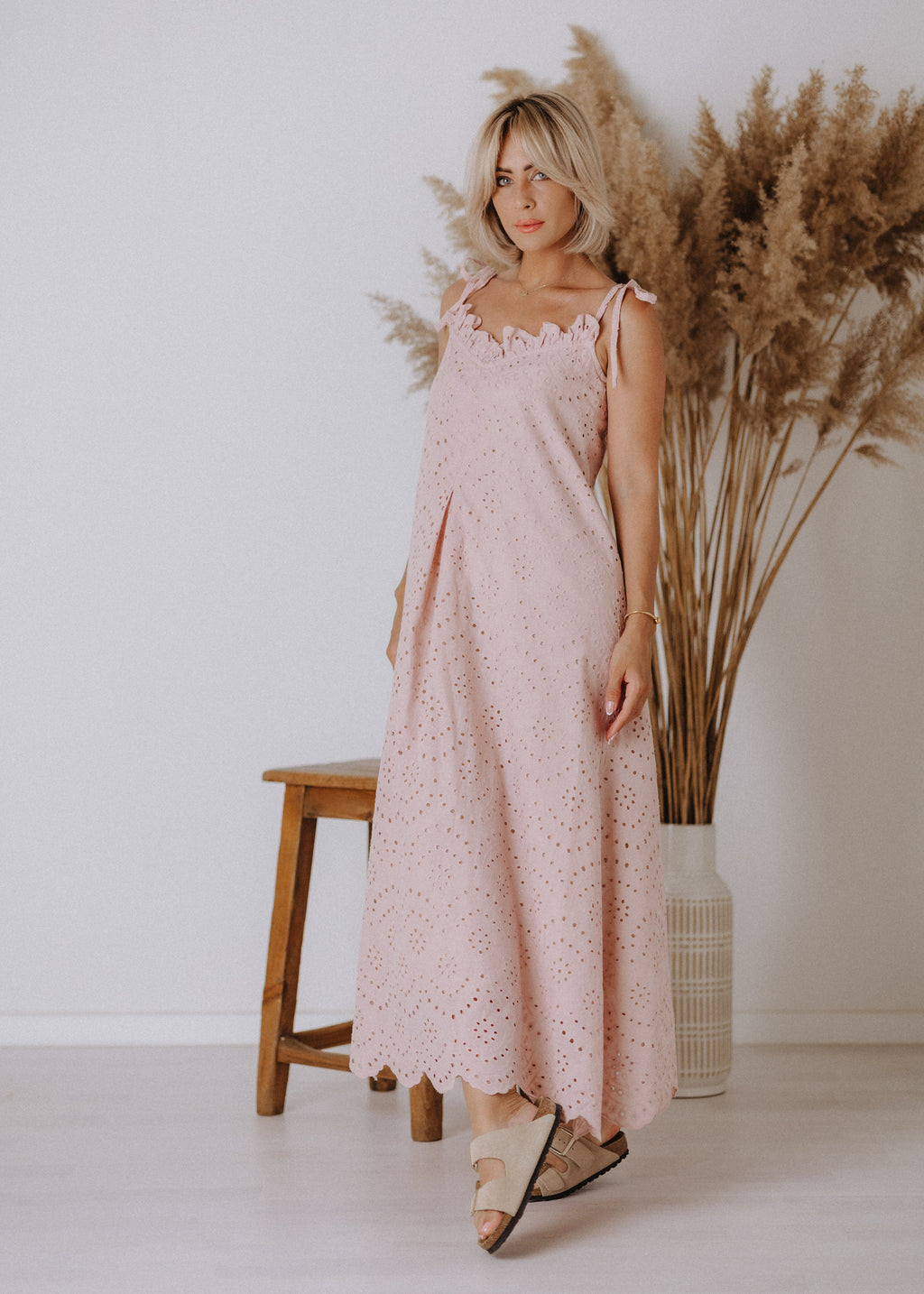 Madeira dress in powder color