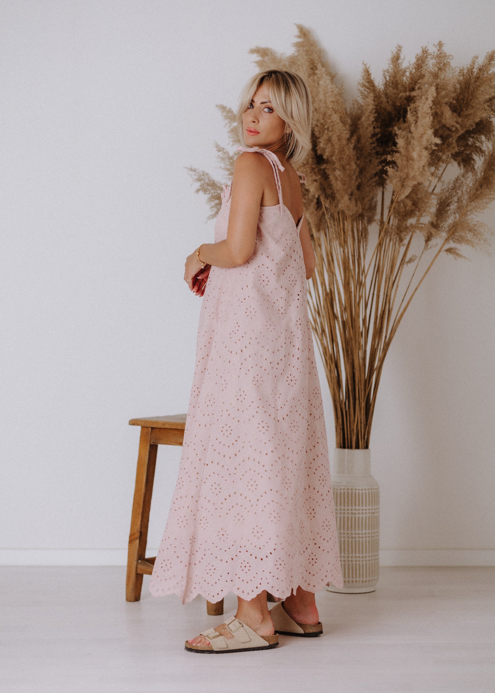 Madeira dress in powder color