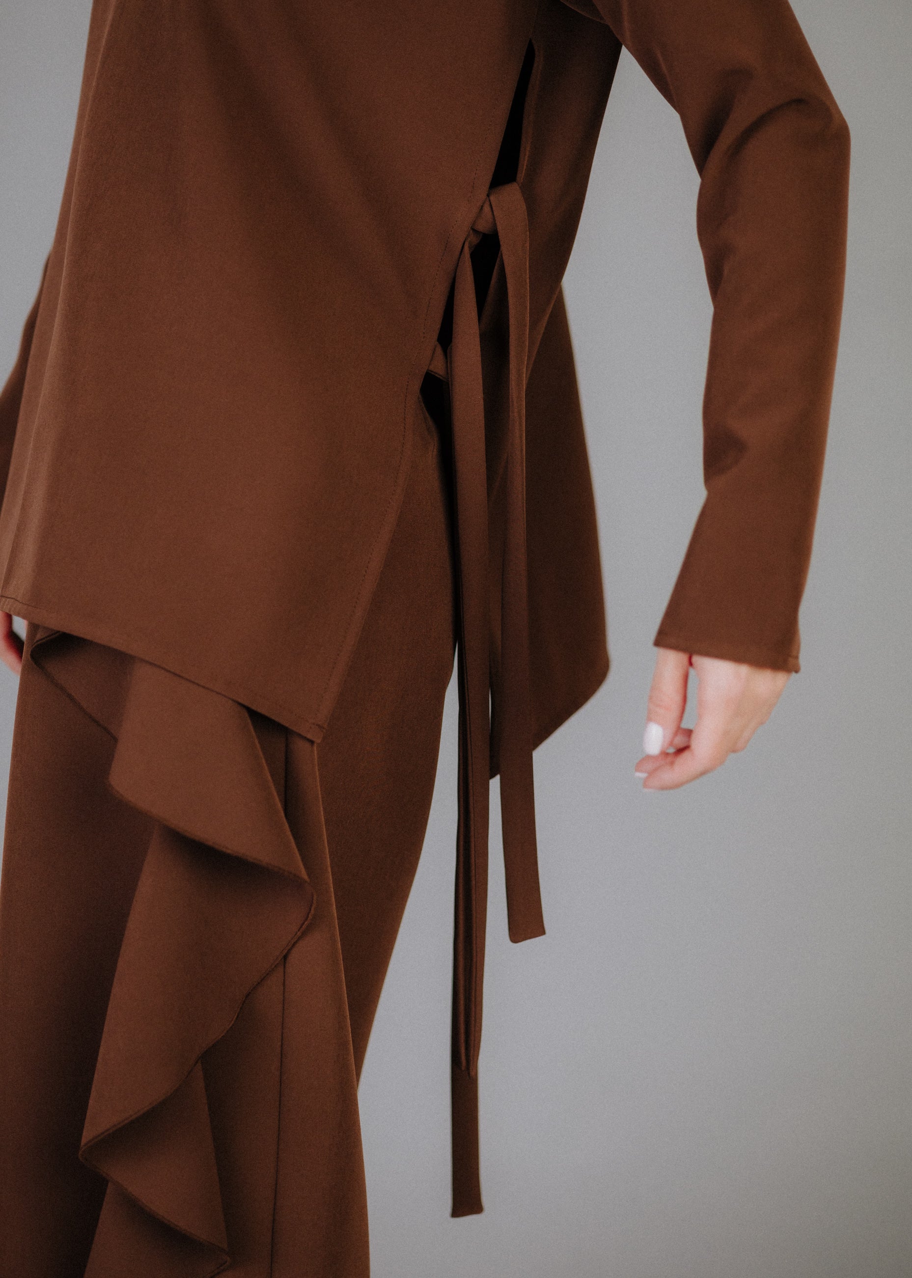SIDE OPEN BOW TOP IN BROWN