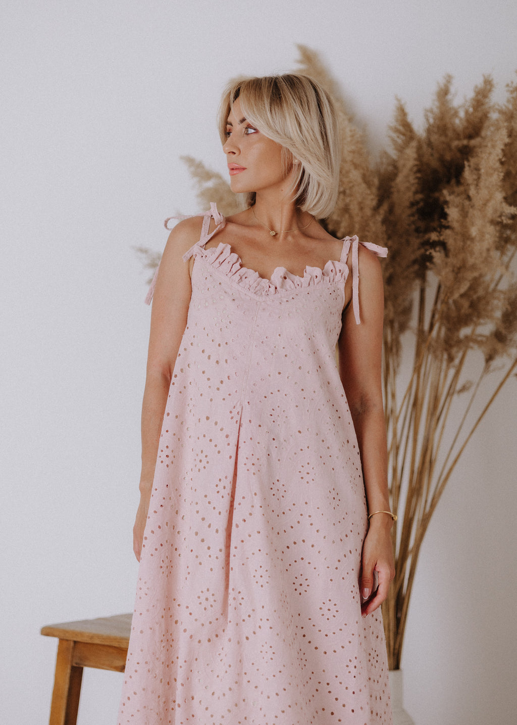 Madeira dress in powder color