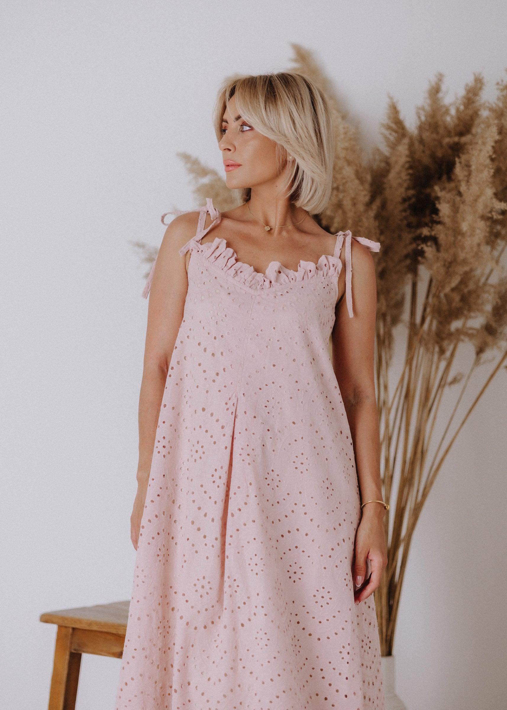 Madeira dress in powder color