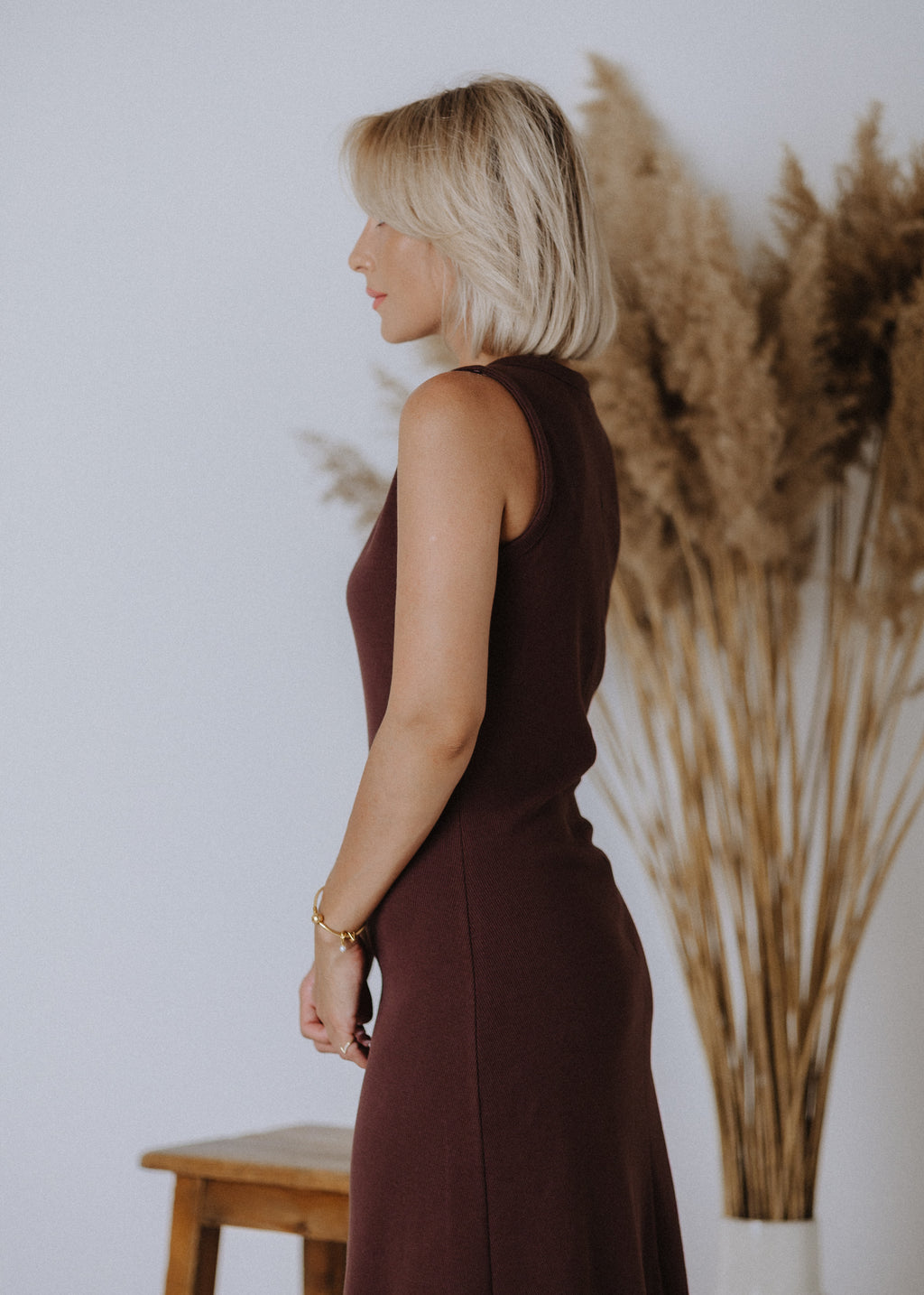 Brown ribbed sleeveless dress
