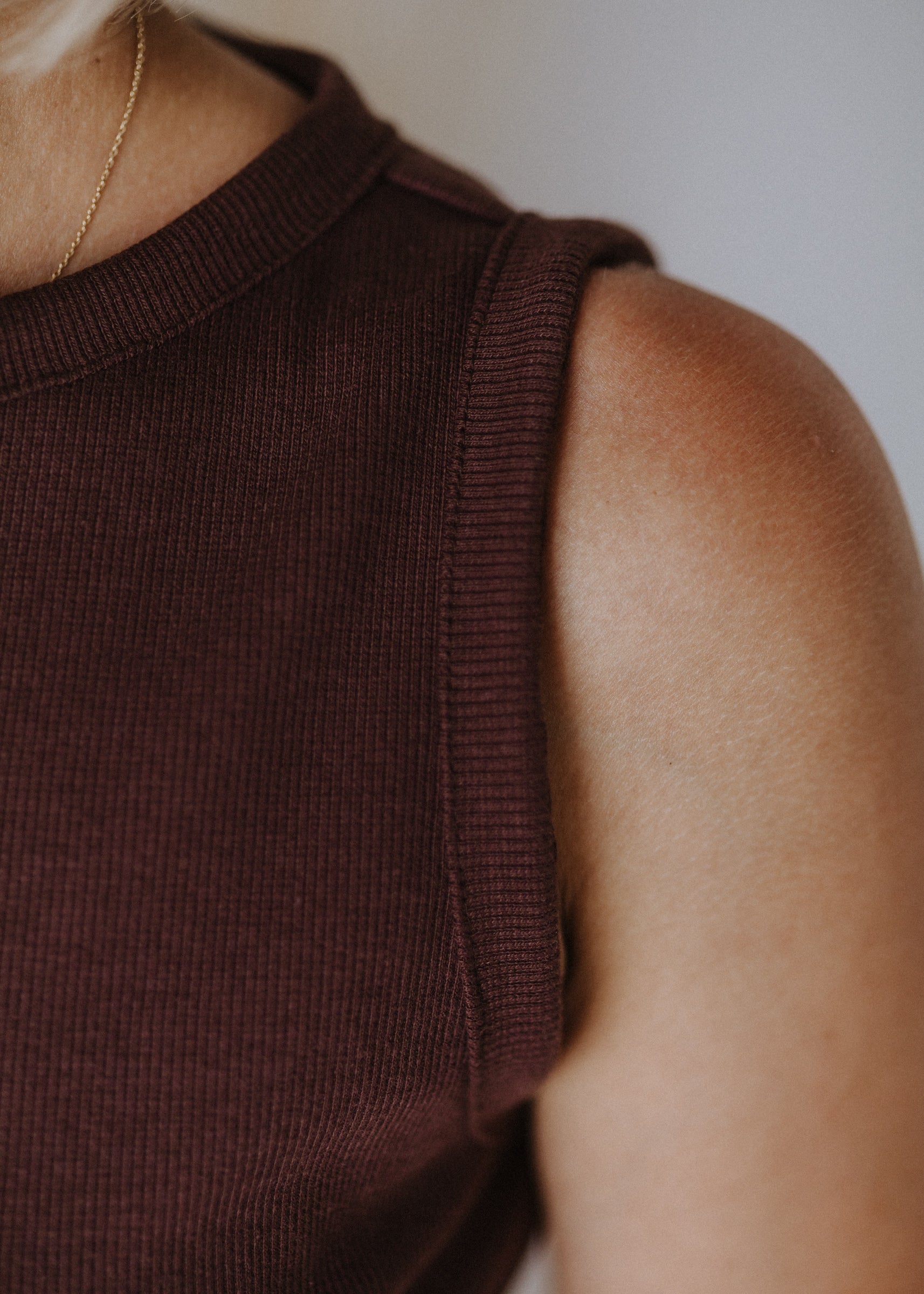Brown ribbed sleeveless dress