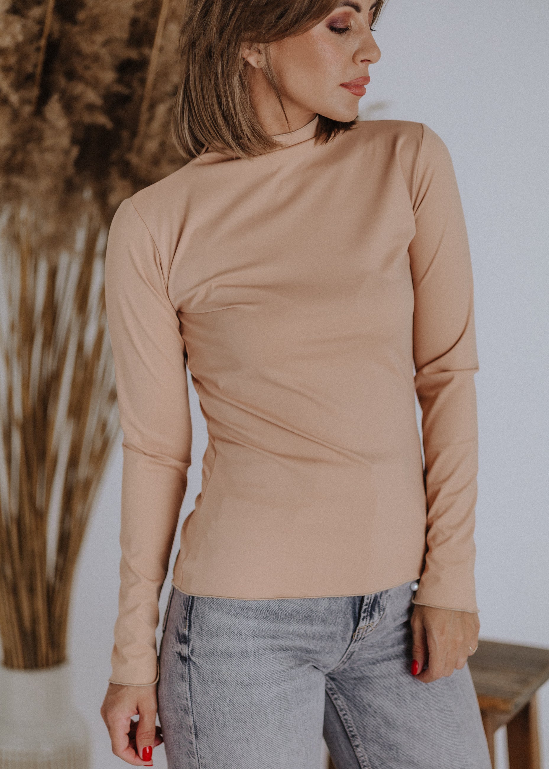 Elastic top in nude color
