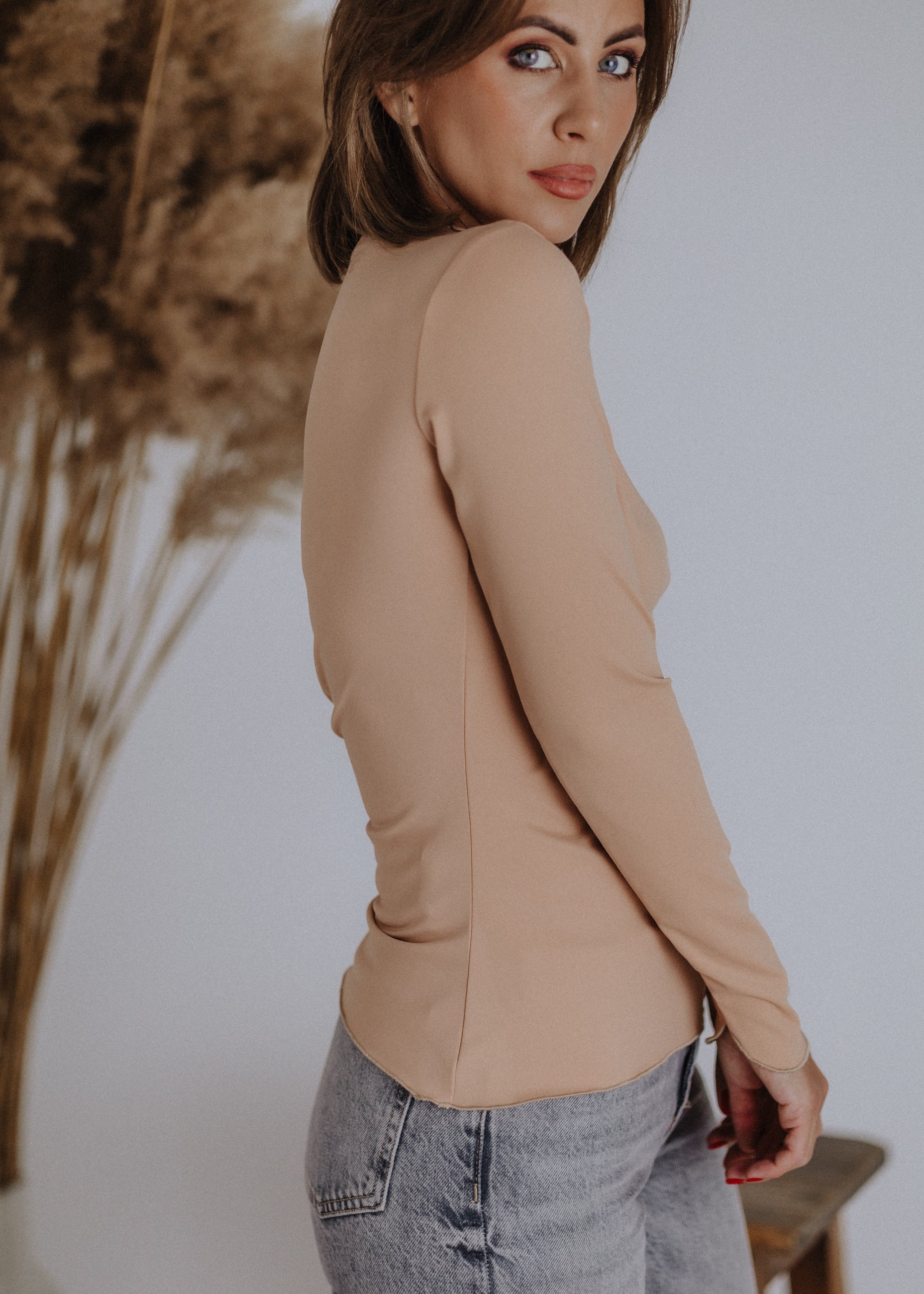 Elastic top in nude color