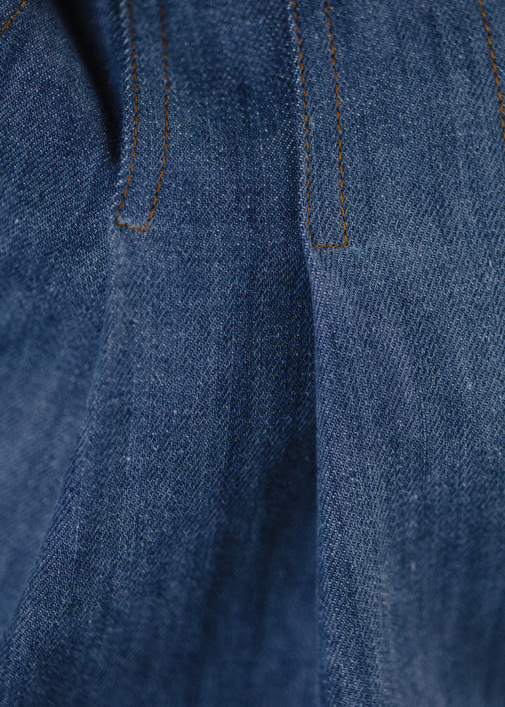 PLEATED WIDE-LEG JEANS
