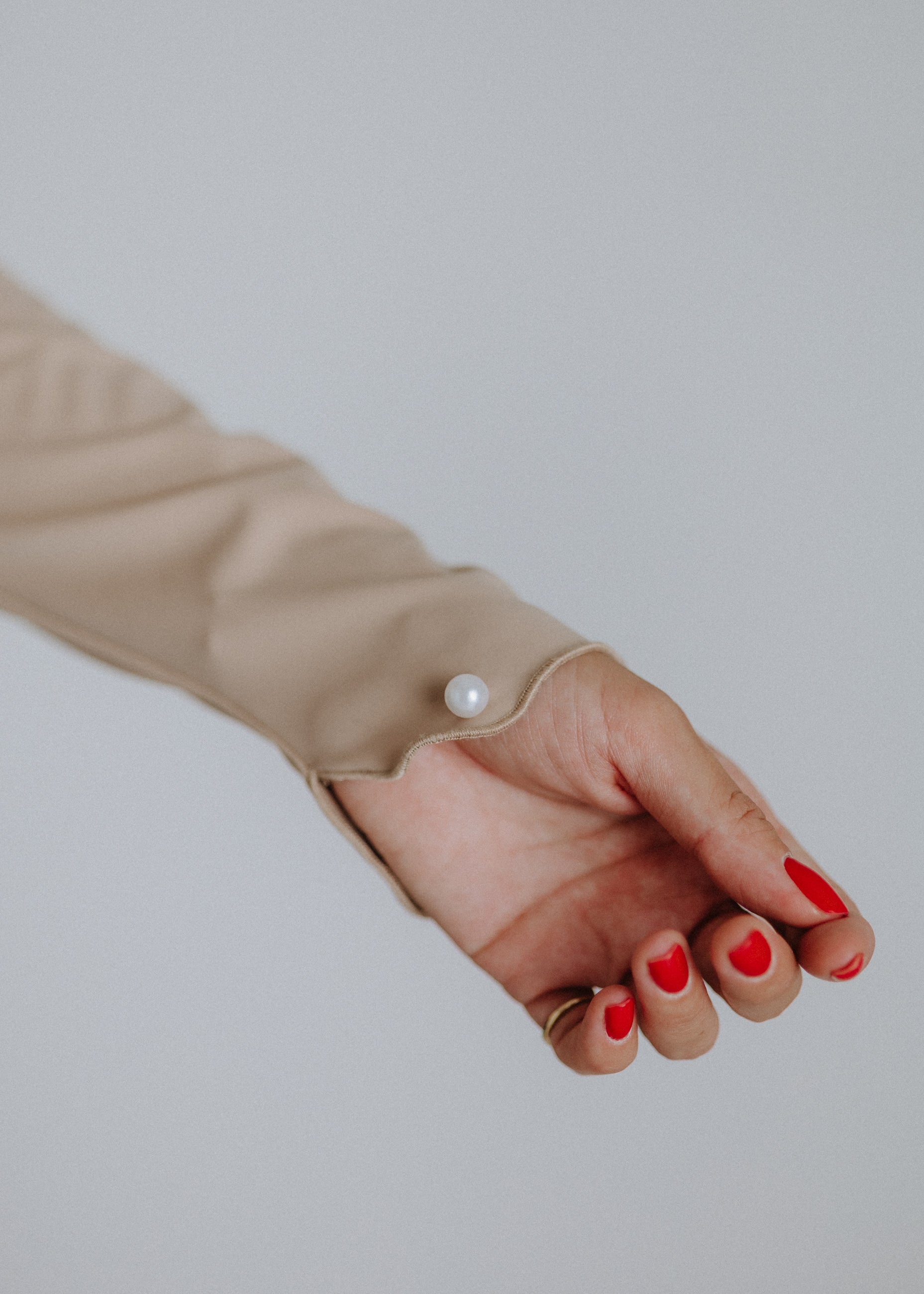 Elastic upper in sand color