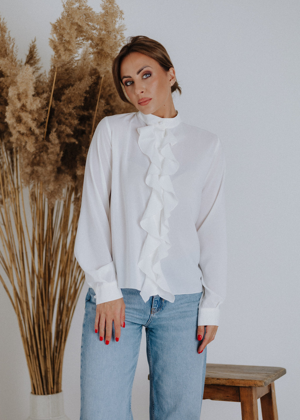 Front ruffled blouse in ecru
