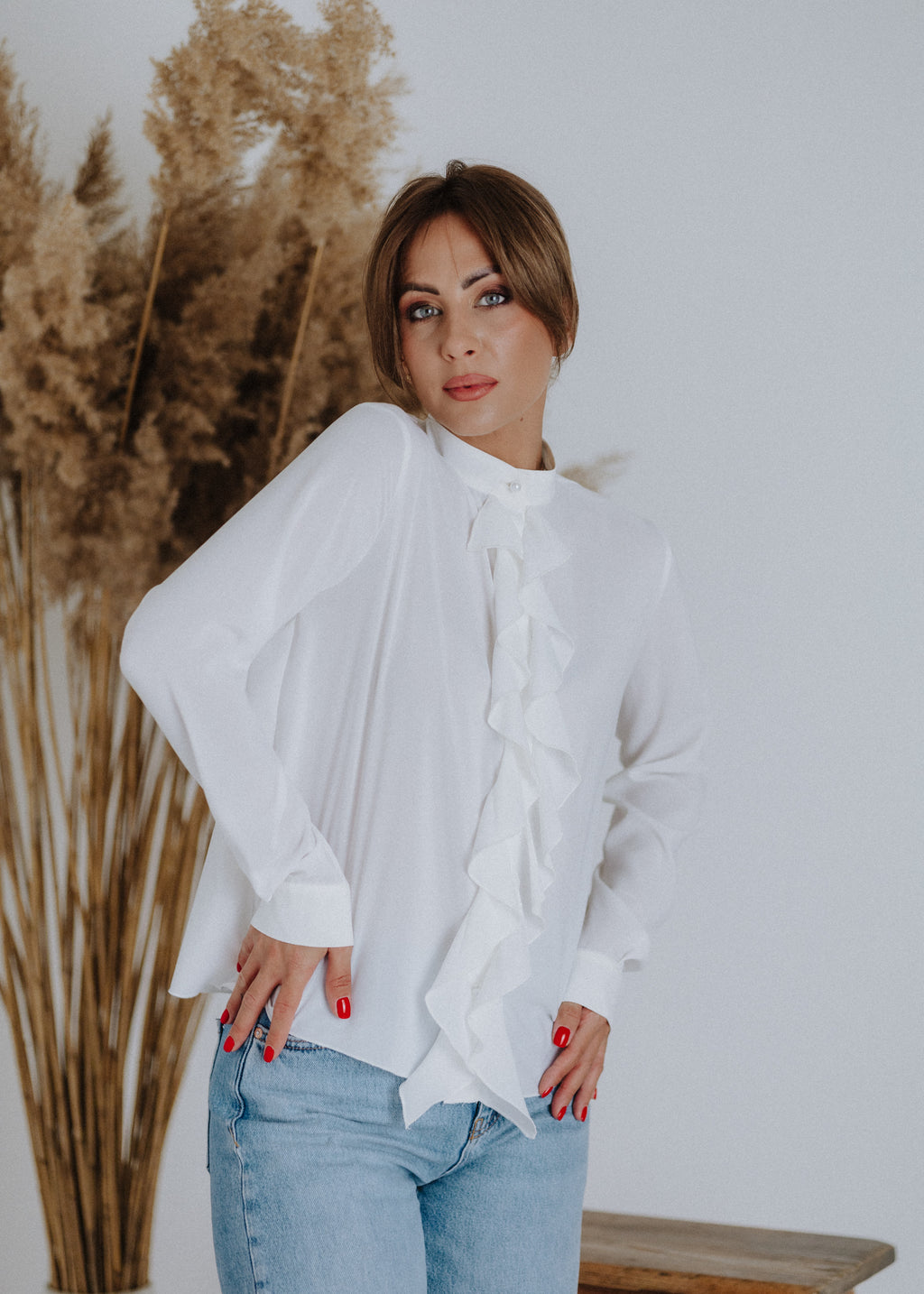 Front ruffled blouse in ecru