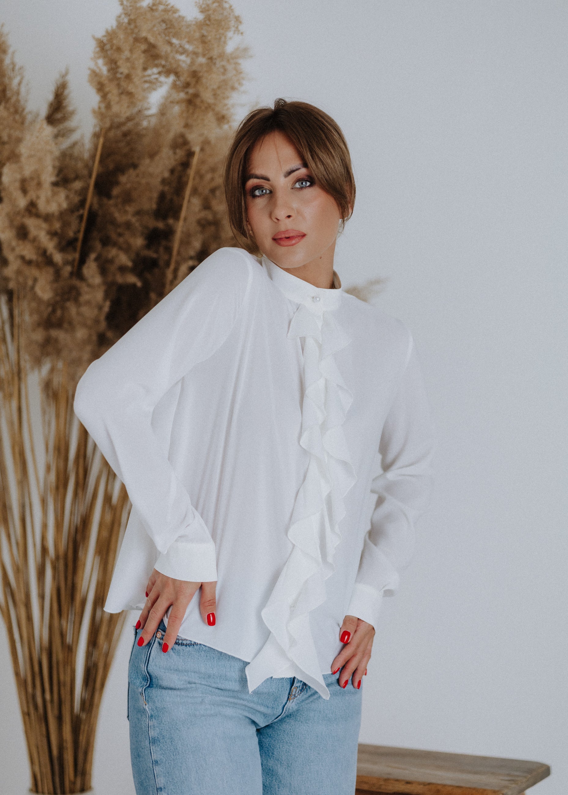 Front ruffled blouse in ecru