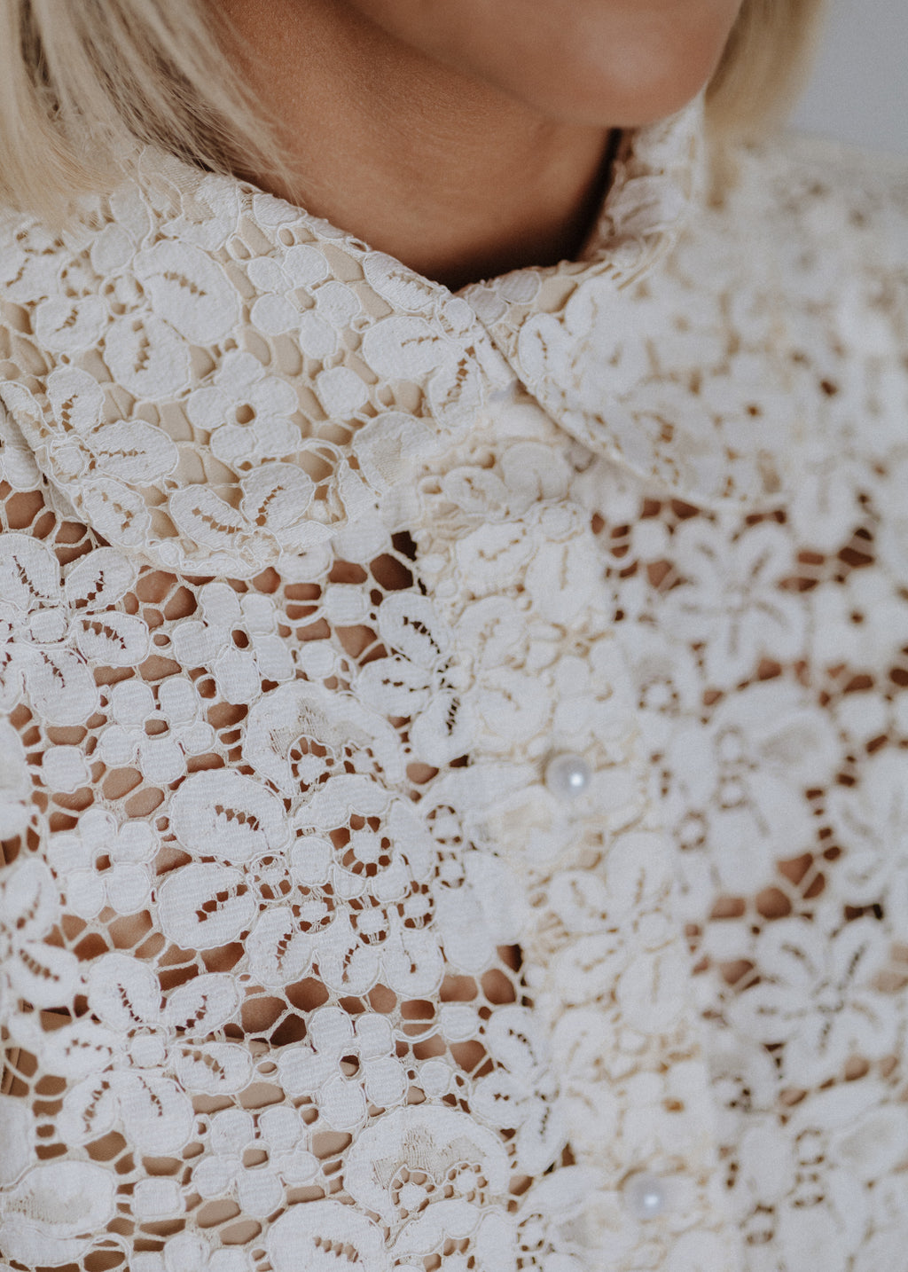 Tulip sleeve lace top in light beige